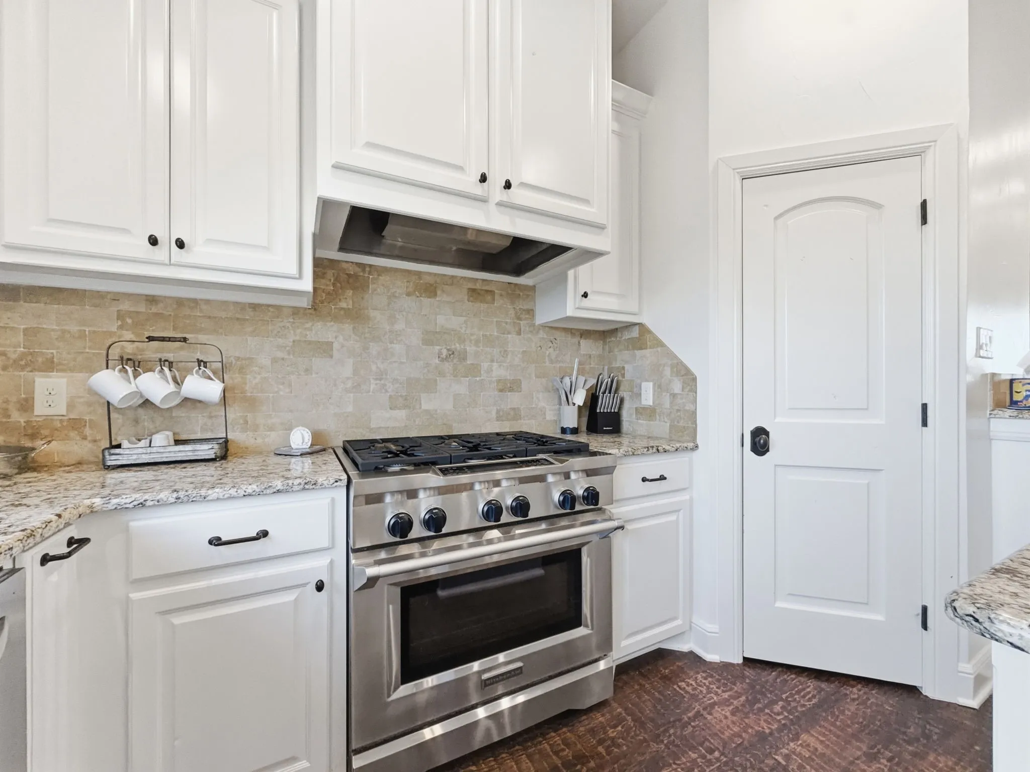 Townhouse For Sale in Palo Pinto County , 3003 Shoreside Point, Graford, Texas 76449, 4 Bedroom, 5 Bathroom, 2 Garage spaces, 2,590 Sqft, built in 2011, Preowned, mls#21186027, Real Estate Agent in Graford, Homes For Sale in Palo Pinto county, Homes For Sale in Graford, Realtor in Graford Texas, Real Estate Brokerage Independent Realty Texas, Luminita Cordes Realtor