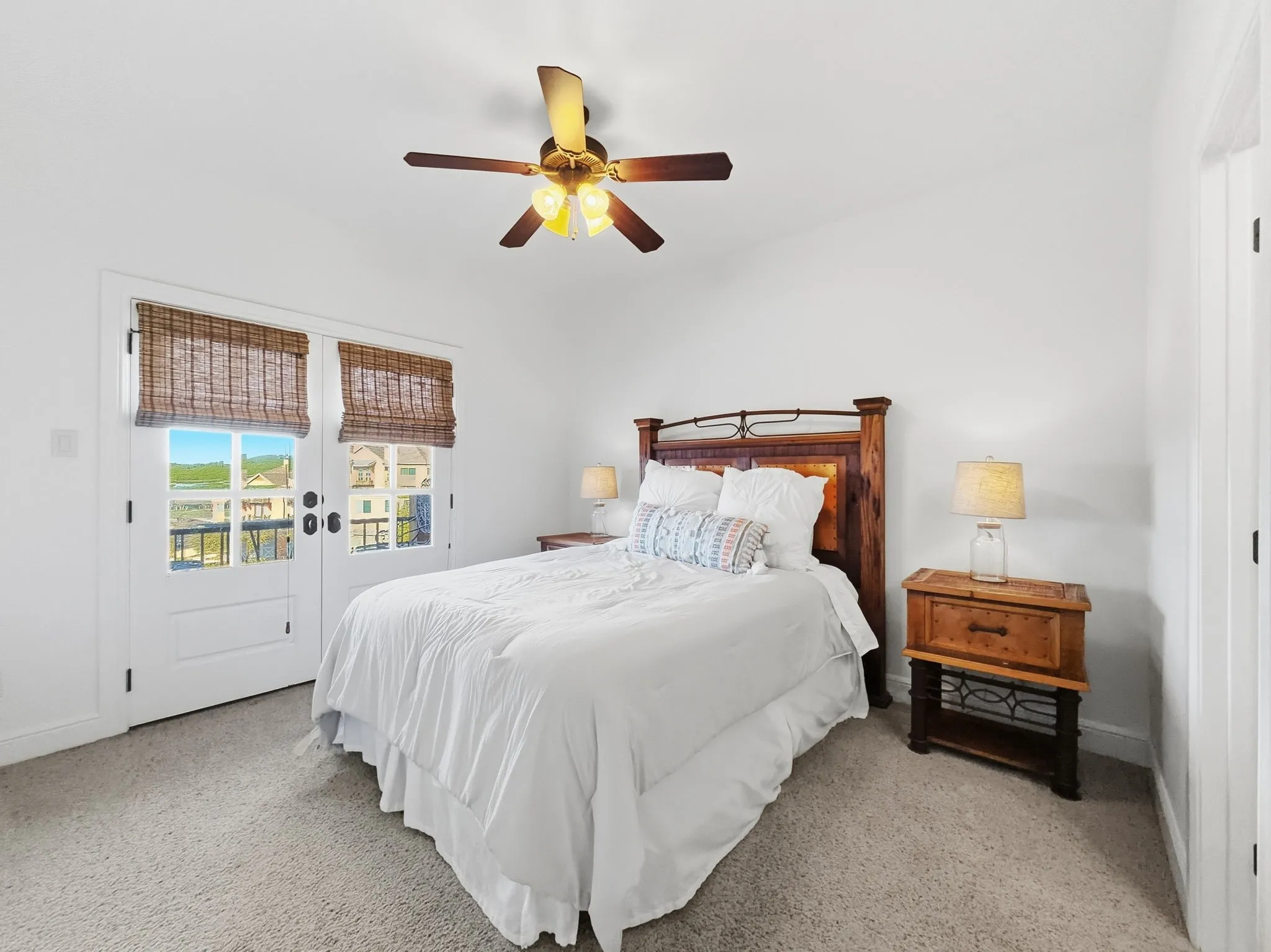 Townhouse For Sale in Palo Pinto County , 3003 Shoreside Point, Graford, Texas 76449, 4 Bedroom, 5 Bathroom, 2 Garage spaces, 2,590 Sqft, built in 2011, Preowned, mls#21186027, Real Estate Agent in Graford, Homes For Sale in Palo Pinto county, Homes For Sale in Graford, Realtor in Graford Texas, Real Estate Brokerage Independent Realty Texas, Luminita Cordes Realtor