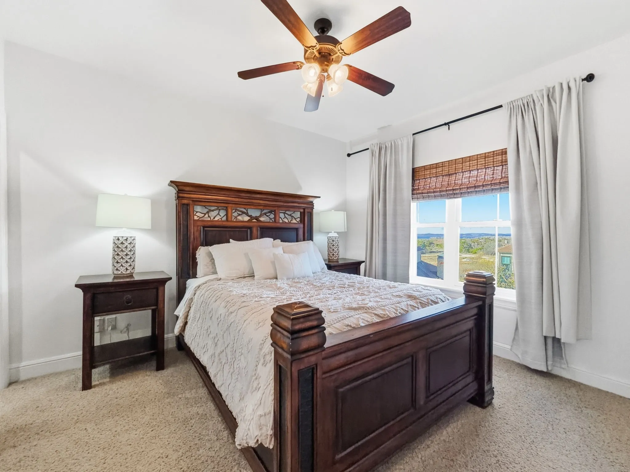 Townhouse For Sale in Palo Pinto County , 3003 Shoreside Point, Graford, Texas 76449, 4 Bedroom, 5 Bathroom, 2 Garage spaces, 2,590 Sqft, built in 2011, Preowned, mls#21186027, Real Estate Agent in Graford, Homes For Sale in Palo Pinto county, Homes For Sale in Graford, Realtor in Graford Texas, Real Estate Brokerage Independent Realty Texas, Luminita Cordes Realtor