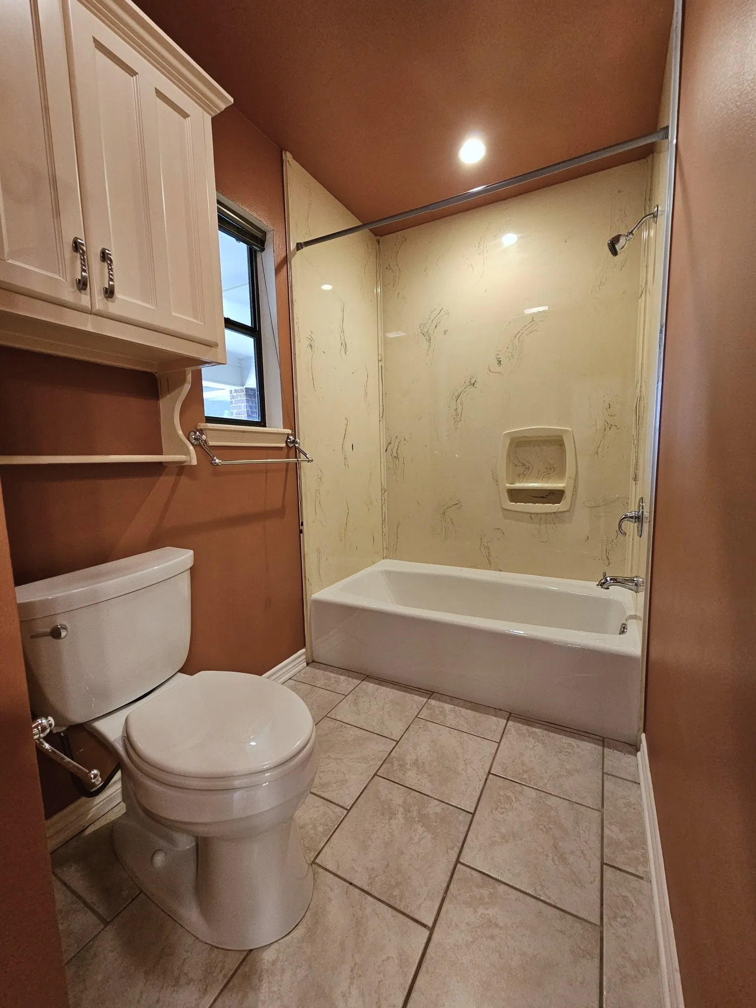Single Family Residence For Sale in Henderson County , 5731 N Cape Drive, Chandler, Texas 75758, 2 Bedroom, 2 Bathroom, Garage spaces, 1,332 Sqft, built in 2006, Preowned, mls#21185470, Real Estate Agent in Chandler, Homes For Sale in Henderson county, Homes For Sale in Chandler, Realtor in Chandler Texas, Real Estate Brokerage Independent Realty Texas, Luminita Cordes Realtor