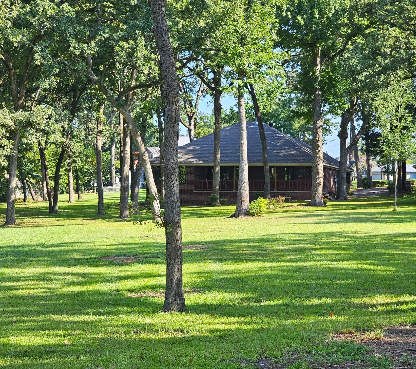 Single Family Residence For Sale in Henderson County , 5731 N Cape Drive, Chandler, Texas 75758, 2 Bedroom, 2 Bathroom, Garage spaces, 1,332 Sqft, built in 2006, Preowned, mls#21185470, Real Estate Agent in Chandler, Homes For Sale in Henderson county, Homes For Sale in Chandler, Realtor in Chandler Texas, Real Estate Brokerage Independent Realty Texas, Luminita Cordes Realtor