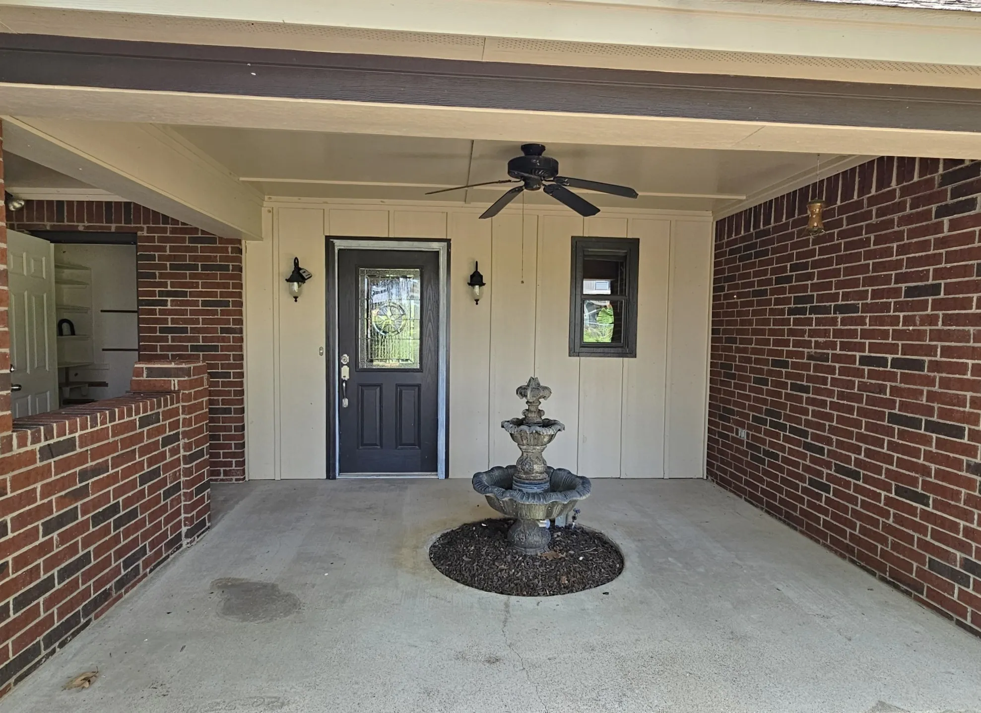 Single Family Residence For Sale in Henderson County , 5731 N Cape Drive, Chandler, Texas 75758, 2 Bedroom, 2 Bathroom, Garage spaces, 1,332 Sqft, built in 2006, Preowned, mls#21185470, Real Estate Agent in Chandler, Homes For Sale in Henderson county, Homes For Sale in Chandler, Realtor in Chandler Texas, Real Estate Brokerage Independent Realty Texas, Luminita Cordes Realtor