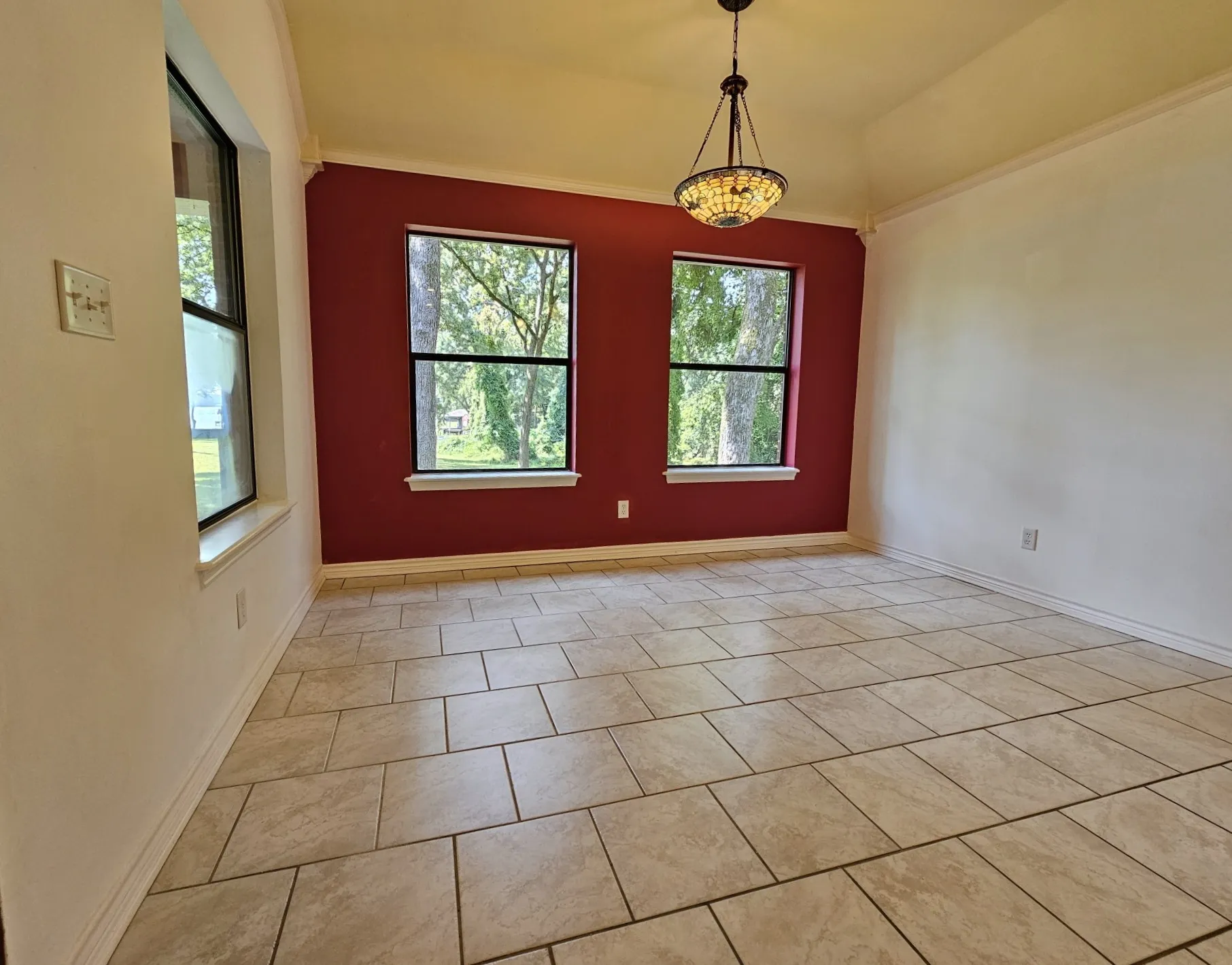 Single Family Residence For Sale in Henderson County , 5731 N Cape Drive, Chandler, Texas 75758, 2 Bedroom, 2 Bathroom, Garage spaces, 1,332 Sqft, built in 2006, Preowned, mls#21185470, Real Estate Agent in Chandler, Homes For Sale in Henderson county, Homes For Sale in Chandler, Realtor in Chandler Texas, Real Estate Brokerage Independent Realty Texas, Luminita Cordes Realtor