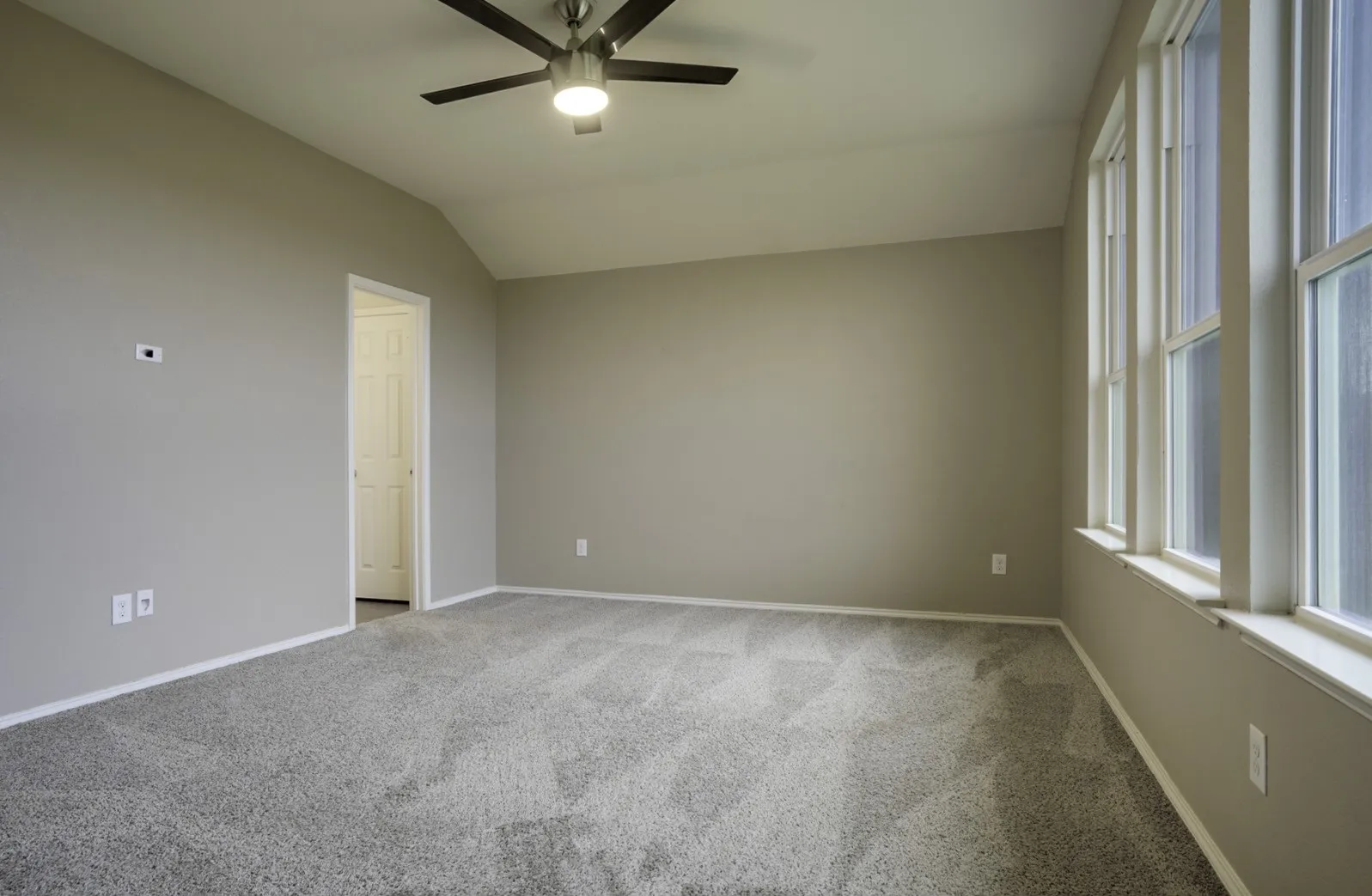Single Family Residence For Sale in Kaufman County , 2006 Enchanted Rock Drive, Forney, Texas 75126, 4 Bedroom, 2 Bathroom, 2 Garage spaces, 2,887 Sqft, built in 2015, Preowned, mls#21188433, Real Estate Agent in Forney, Homes For Sale in Kaufman county, Homes For Sale in Forney, Realtor in Forney Texas, Real Estate Brokerage Independent Realty Texas, Luminita Cordes Realtor