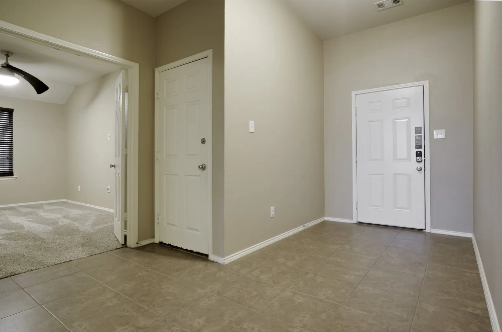 Single Family Residence For Sale in Kaufman County , 2006 Enchanted Rock Drive, Forney, Texas 75126, 4 Bedroom, 2 Bathroom, 2 Garage spaces, 2,887 Sqft, built in 2015, Preowned, mls#21188433, Real Estate Agent in Forney, Homes For Sale in Kaufman county, Homes For Sale in Forney, Realtor in Forney Texas, Real Estate Brokerage Independent Realty Texas, Luminita Cordes Realtor