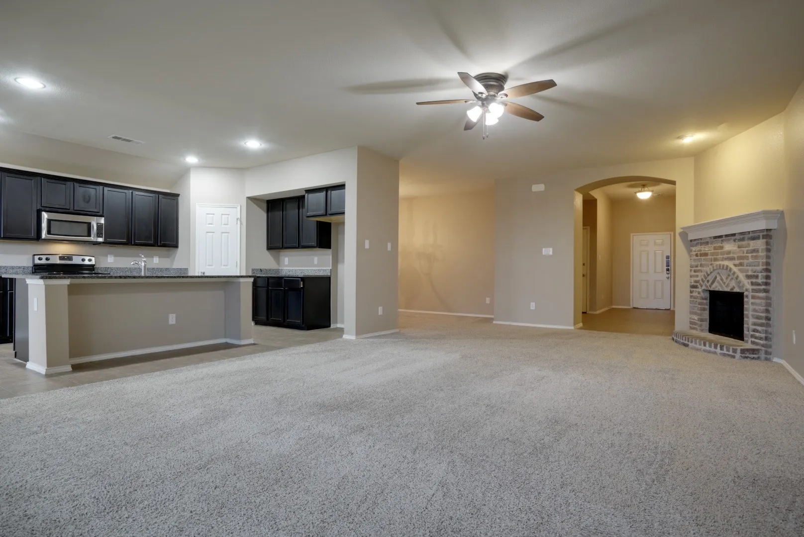 Single Family Residence For Sale in Kaufman County , 2006 Enchanted Rock Drive, Forney, Texas 75126, 4 Bedroom, 2 Bathroom, 2 Garage spaces, 2,887 Sqft, built in 2015, Preowned, mls#21188433, Real Estate Agent in Forney, Homes For Sale in Kaufman county, Homes For Sale in Forney, Realtor in Forney Texas, Real Estate Brokerage Independent Realty Texas, Luminita Cordes Realtor
