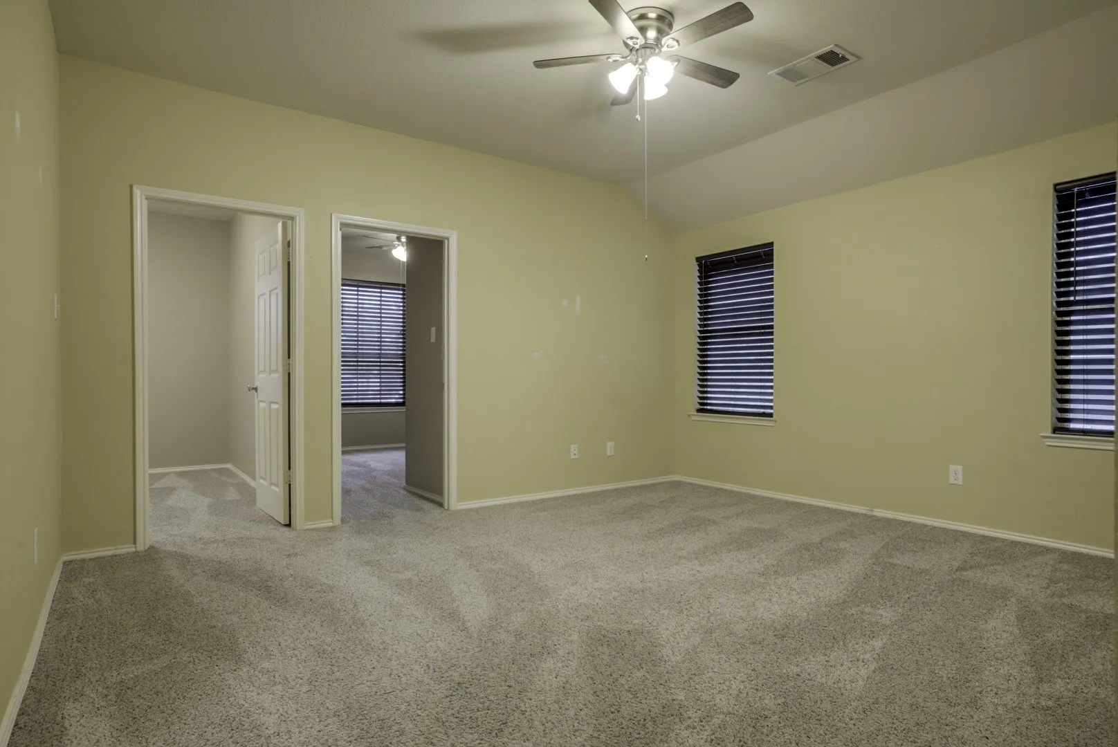Single Family Residence For Sale in Kaufman County , 2006 Enchanted Rock Drive, Forney, Texas 75126, 4 Bedroom, 2 Bathroom, 2 Garage spaces, 2,887 Sqft, built in 2015, Preowned, mls#21188433, Real Estate Agent in Forney, Homes For Sale in Kaufman county, Homes For Sale in Forney, Realtor in Forney Texas, Real Estate Brokerage Independent Realty Texas, Luminita Cordes Realtor