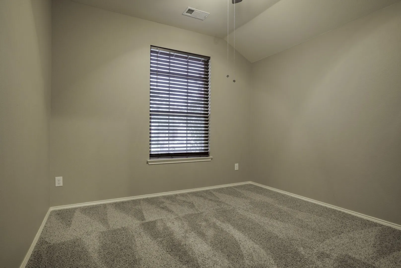 Single Family Residence For Sale in Kaufman County , 2006 Enchanted Rock Drive, Forney, Texas 75126, 4 Bedroom, 2 Bathroom, 2 Garage spaces, 2,887 Sqft, built in 2015, Preowned, mls#21188433, Real Estate Agent in Forney, Homes For Sale in Kaufman county, Homes For Sale in Forney, Realtor in Forney Texas, Real Estate Brokerage Independent Realty Texas, Luminita Cordes Realtor