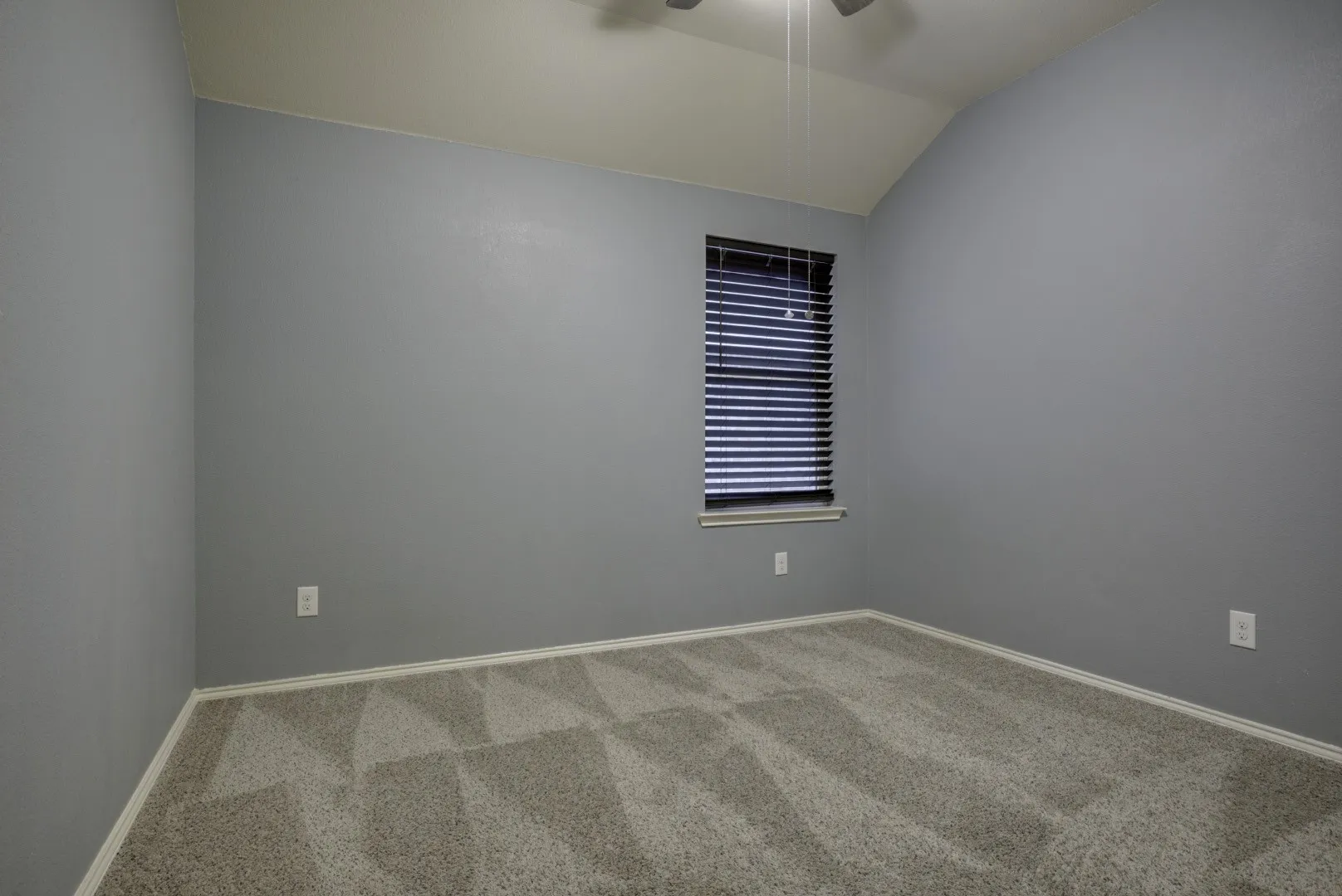 Single Family Residence For Sale in Kaufman County , 2006 Enchanted Rock Drive, Forney, Texas 75126, 4 Bedroom, 2 Bathroom, 2 Garage spaces, 2,887 Sqft, built in 2015, Preowned, mls#21188433, Real Estate Agent in Forney, Homes For Sale in Kaufman county, Homes For Sale in Forney, Realtor in Forney Texas, Real Estate Brokerage Independent Realty Texas, Luminita Cordes Realtor