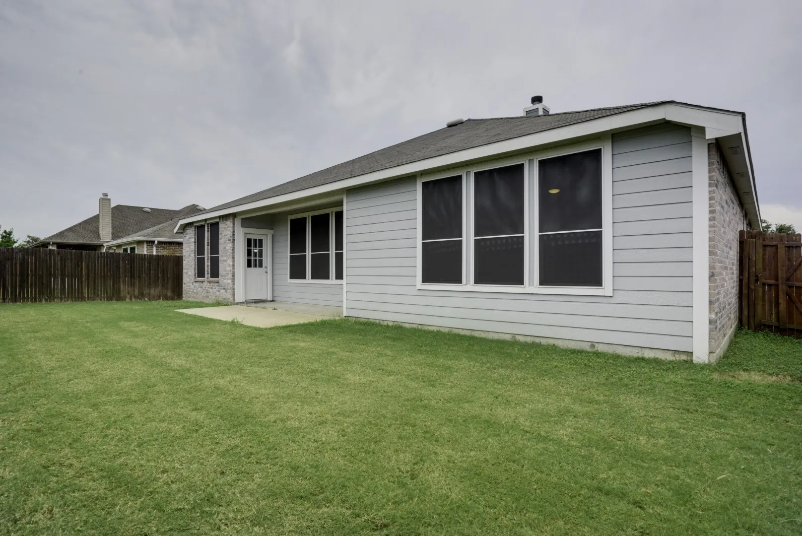 Single Family Residence For Sale in Kaufman County , 2006 Enchanted Rock Drive, Forney, Texas 75126, 4 Bedroom, 2 Bathroom, 2 Garage spaces, 2,887 Sqft, built in 2015, Preowned, mls#21188433, Real Estate Agent in Forney, Homes For Sale in Kaufman county, Homes For Sale in Forney, Realtor in Forney Texas, Real Estate Brokerage Independent Realty Texas, Luminita Cordes Realtor