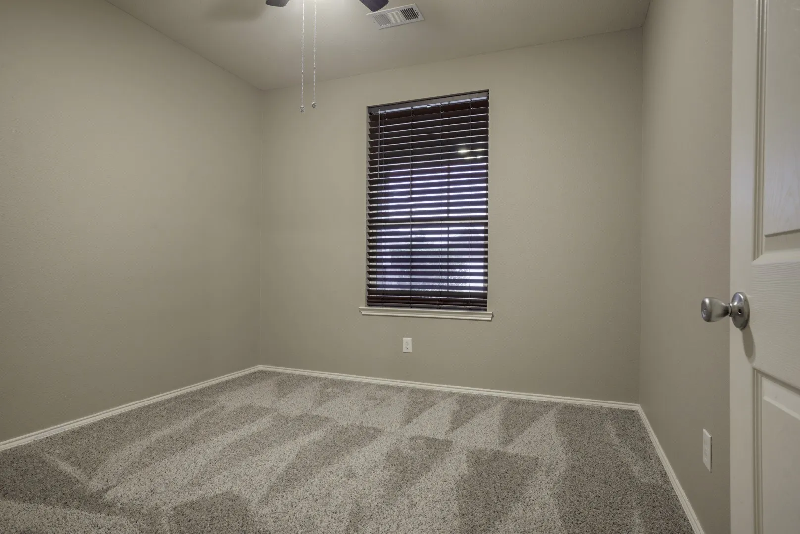 Single Family Residence For Sale in Kaufman County , 2006 Enchanted Rock Drive, Forney, Texas 75126, 4 Bedroom, 2 Bathroom, 2 Garage spaces, 2,887 Sqft, built in 2015, Preowned, mls#21188433, Real Estate Agent in Forney, Homes For Sale in Kaufman county, Homes For Sale in Forney, Realtor in Forney Texas, Real Estate Brokerage Independent Realty Texas, Luminita Cordes Realtor