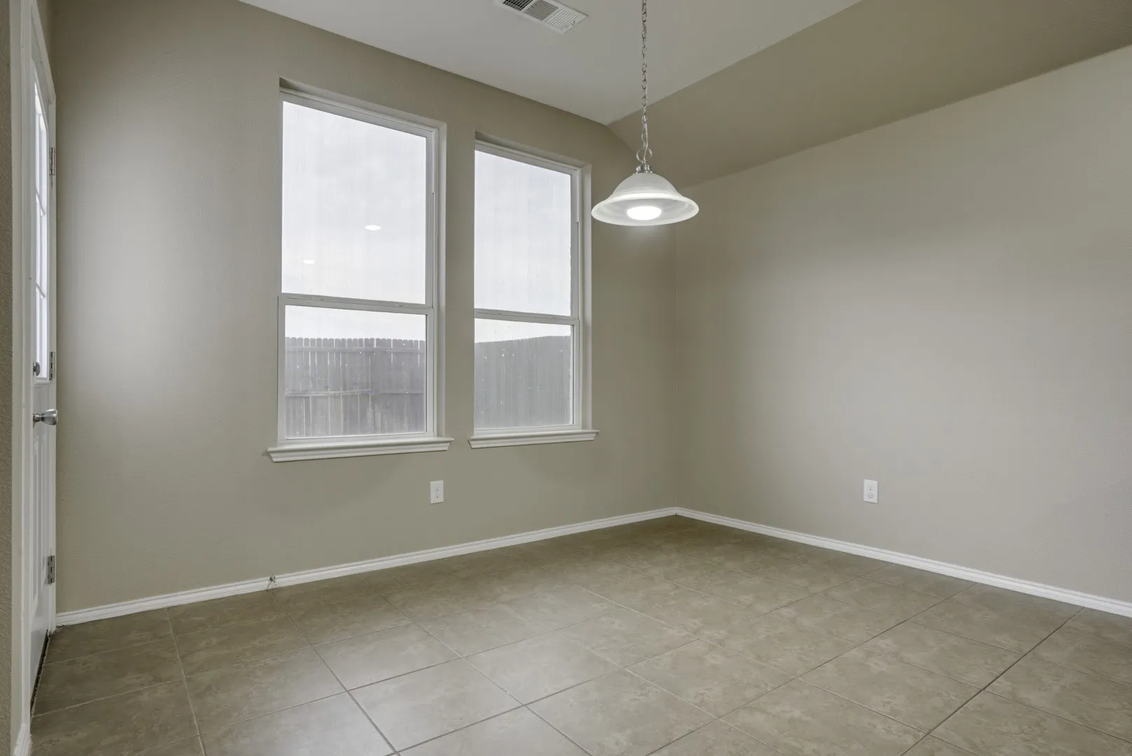 Single Family Residence For Sale in Kaufman County , 2006 Enchanted Rock Drive, Forney, Texas 75126, 4 Bedroom, 2 Bathroom, 2 Garage spaces, 2,887 Sqft, built in 2015, Preowned, mls#21188433, Real Estate Agent in Forney, Homes For Sale in Kaufman county, Homes For Sale in Forney, Realtor in Forney Texas, Real Estate Brokerage Independent Realty Texas, Luminita Cordes Realtor