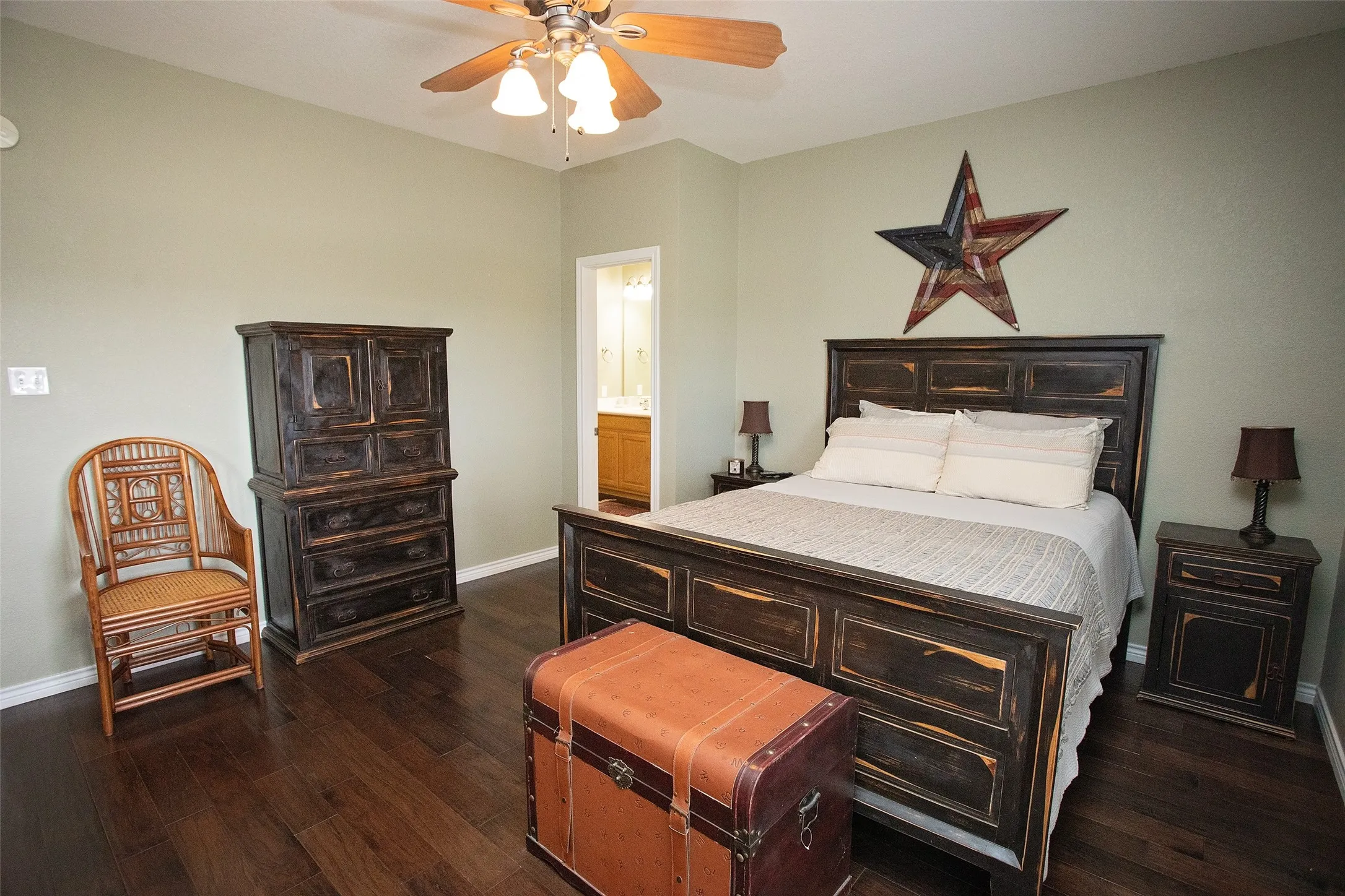 Condominium For Sale in Palo Pinto County , 1204 Eagle Point, Graford, Texas 76449, 3 Bedroom, 3 Bathroom, 1 Garage spaces, 2,061 Sqft, built in 2007, mls#21185475, Real Estate Agent in Graford, Homes For Sale in Palo Pinto county, Homes For Sale in Graford, Realtor in Graford Texas, Real Estate Brokerage Independent Realty Texas, Luminita Cordes Realtor