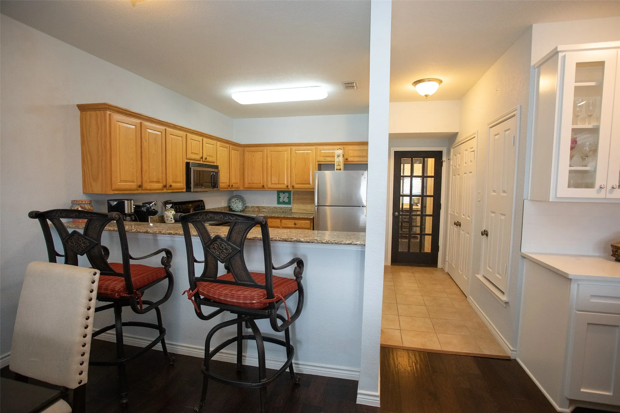 Condominium For Sale in Palo Pinto County , 1204 Eagle Point, Graford, Texas 76449, 3 Bedroom, 3 Bathroom, 1 Garage spaces, 2,061 Sqft, built in 2007, mls#21185475, Real Estate Agent in Graford, Homes For Sale in Palo Pinto county, Homes For Sale in Graford, Realtor in Graford Texas, Real Estate Brokerage Independent Realty Texas, Luminita Cordes Realtor