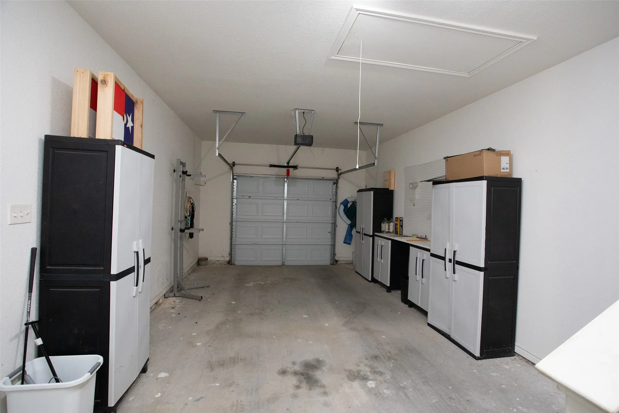 Condominium For Sale in Palo Pinto County , 1204 Eagle Point, Graford, Texas 76449, 3 Bedroom, 3 Bathroom, 1 Garage spaces, 2,061 Sqft, built in 2007, mls#21185475, Real Estate Agent in Graford, Homes For Sale in Palo Pinto county, Homes For Sale in Graford, Realtor in Graford Texas, Real Estate Brokerage Independent Realty Texas, Luminita Cordes Realtor