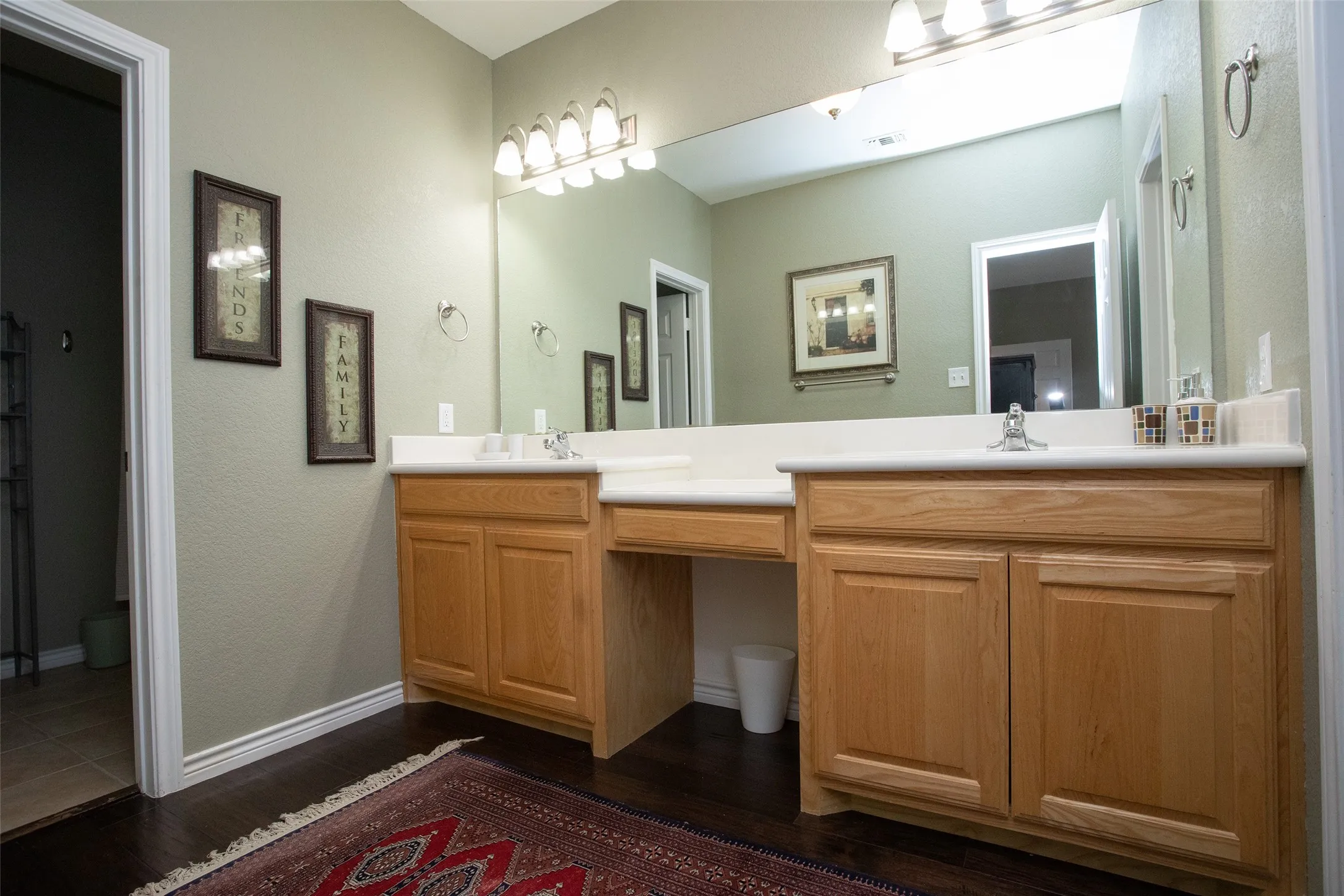 Condominium For Sale in Palo Pinto County , 1204 Eagle Point, Graford, Texas 76449, 3 Bedroom, 3 Bathroom, 1 Garage spaces, 2,061 Sqft, built in 2007, mls#21185475, Real Estate Agent in Graford, Homes For Sale in Palo Pinto county, Homes For Sale in Graford, Realtor in Graford Texas, Real Estate Brokerage Independent Realty Texas, Luminita Cordes Realtor
