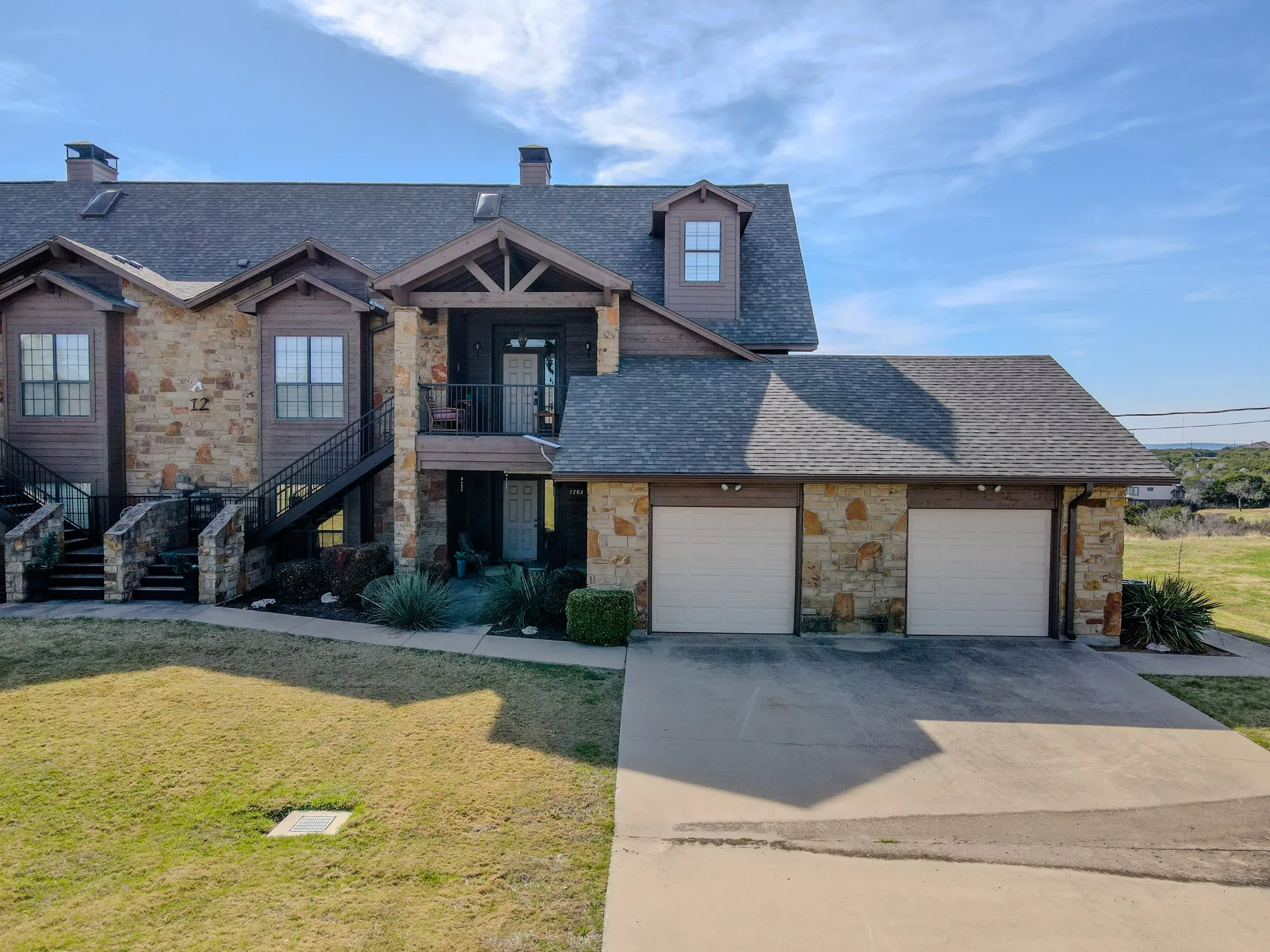 Condominium For Sale in Palo Pinto County , 1204 Eagle Point, Graford, Texas 76449, 3 Bedroom, 3 Bathroom, 1 Garage spaces, 2,061 Sqft, built in 2007, mls#21185475, Real Estate Agent in Graford, Homes For Sale in Palo Pinto county, Homes For Sale in Graford, Realtor in Graford Texas, Real Estate Brokerage Independent Realty Texas, Luminita Cordes Realtor