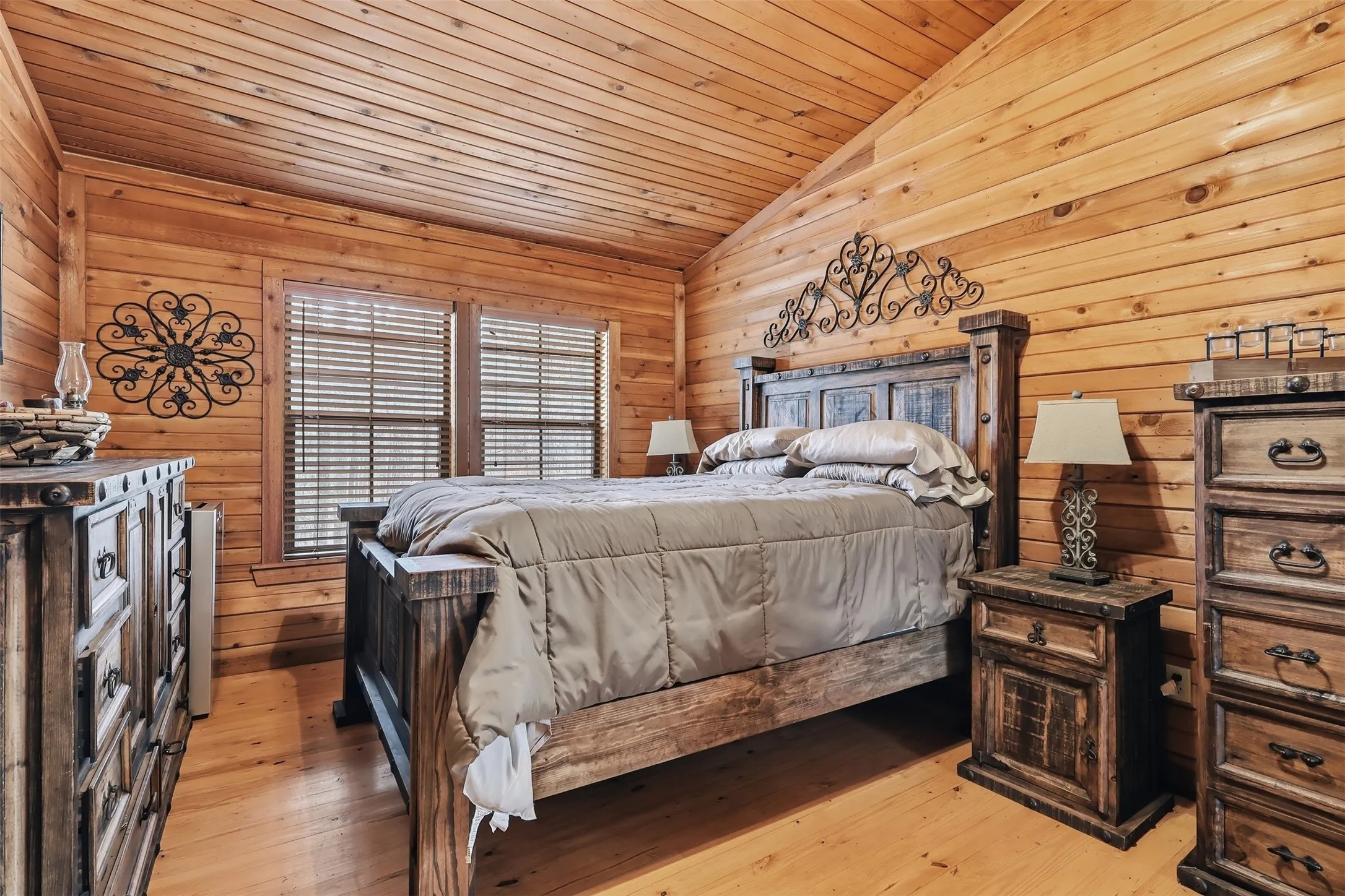 Single Family Residence For Sale in Wood County , 2360 County Road 4660, Winnsboro, Texas 75494, 2 Bedroom, 2 Bathroom, Garage spaces, 1,895 Sqft, built in 1997, Preowned, Price $435,000, mls#21187429, Real Estate Agent in Winnsboro, Homes For Sale in Wood county, Homes For Sale in Winnsboro, Realtor in Winnsboro Texas, Real Estate Brokerage Independent Realty Texas, Luminita Cordes Realtor