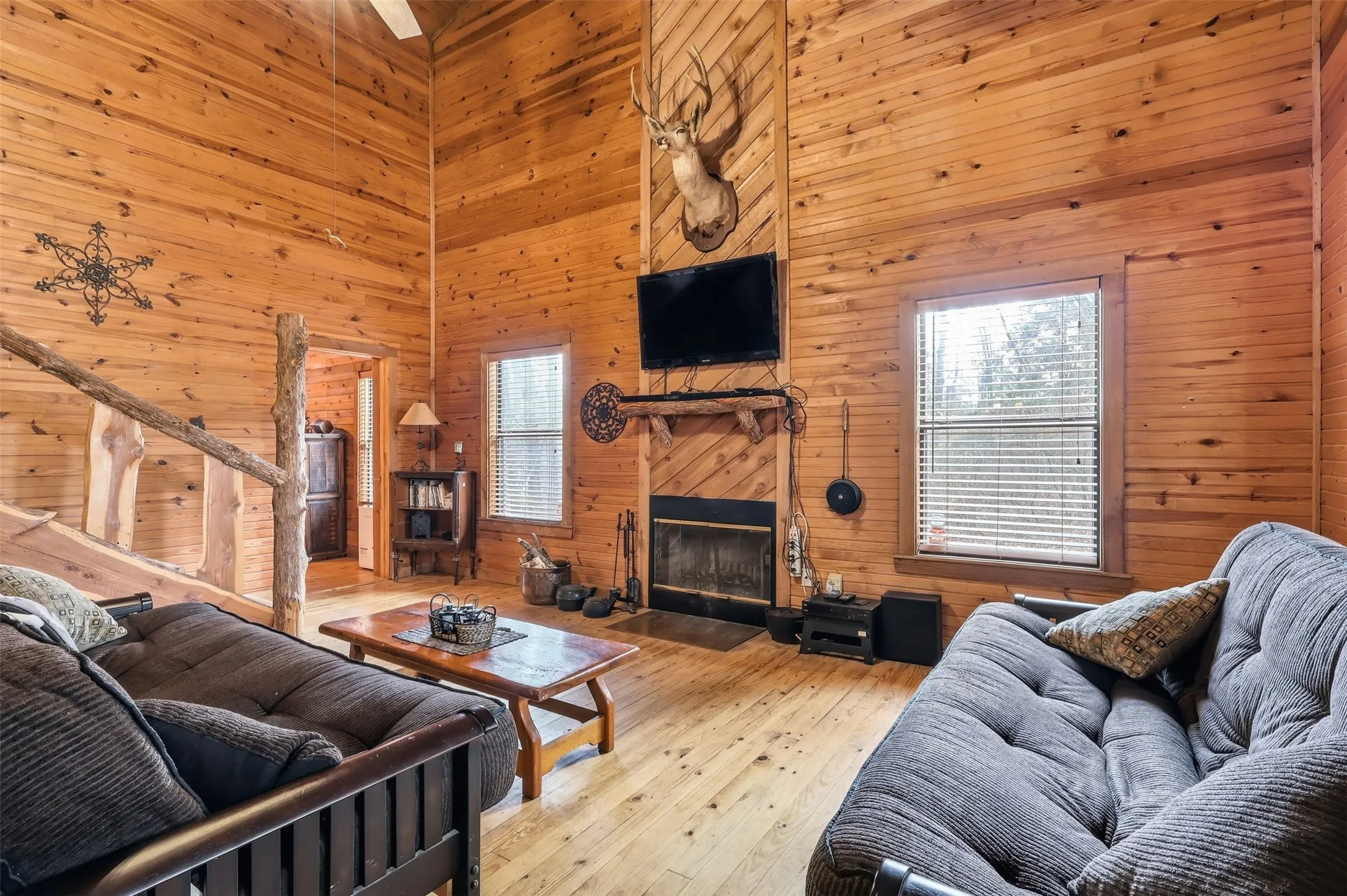 Single Family Residence For Sale in Wood County , 2360 County Road 4660, Winnsboro, Texas 75494, 2 Bedroom, 2 Bathroom, Garage spaces, 1,895 Sqft, built in 1997, Preowned, Price $435,000, mls#21187429, Real Estate Agent in Winnsboro, Homes For Sale in Wood county, Homes For Sale in Winnsboro, Realtor in Winnsboro Texas, Real Estate Brokerage Independent Realty Texas, Luminita Cordes Realtor