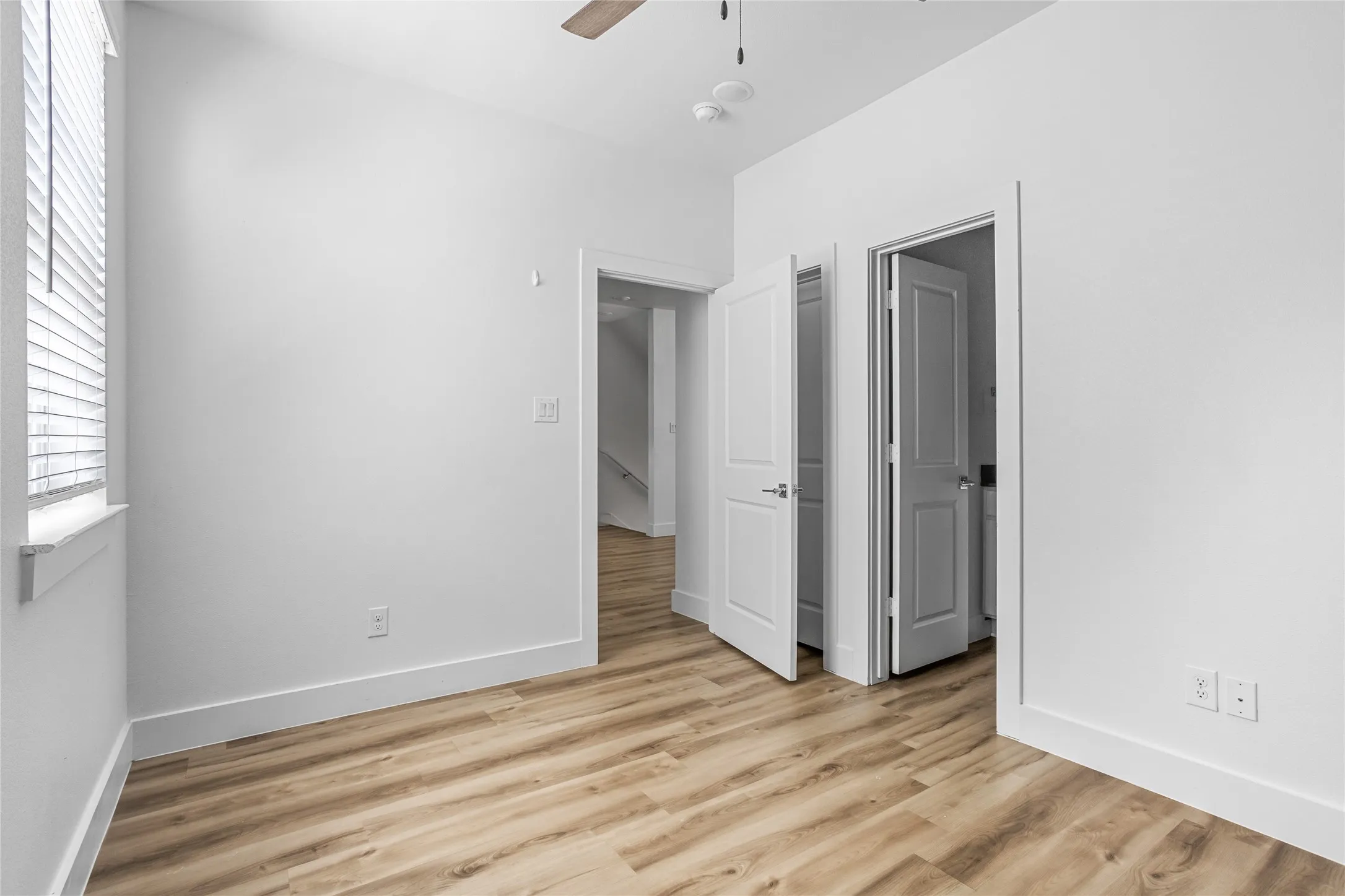 Townhouse For Rent in Tarrant County , 2505 Benbrook Boulevard 503, Fort Worth, Texas 76109, 3 Bedroom, 3 Bathroom, 3 Garage spaces, 1,367 Sqft, built in 2023, mls#21186567, Real Estate Agent in Fort Worth, Homes For Rent in Tarrant county, Homes For Rent in Fort Worth, Realtor in Fort Worth Texas, Real Estate Brokerage Independent Realty Texas, Luminita Cordes Realtor