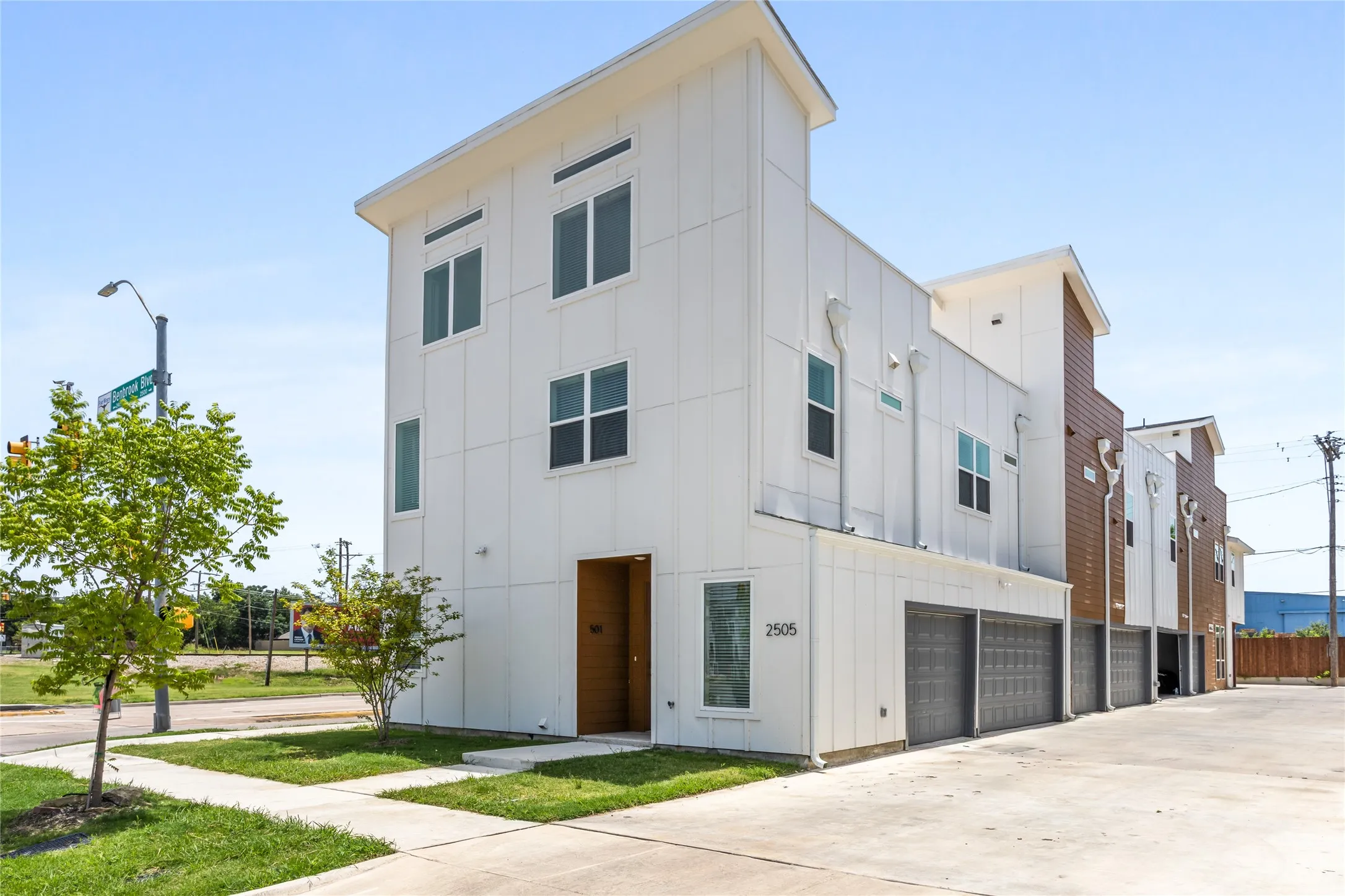 Townhouse For Rent in Tarrant County , 2505 Benbrook Boulevard 503, Fort Worth, Texas 76109, 3 Bedroom, 3 Bathroom, 3 Garage spaces, 1,367 Sqft, built in 2023, mls#21186567, Real Estate Agent in Fort Worth, Homes For Rent in Tarrant county, Homes For Rent in Fort Worth, Realtor in Fort Worth Texas, Real Estate Brokerage Independent Realty Texas, Luminita Cordes Realtor