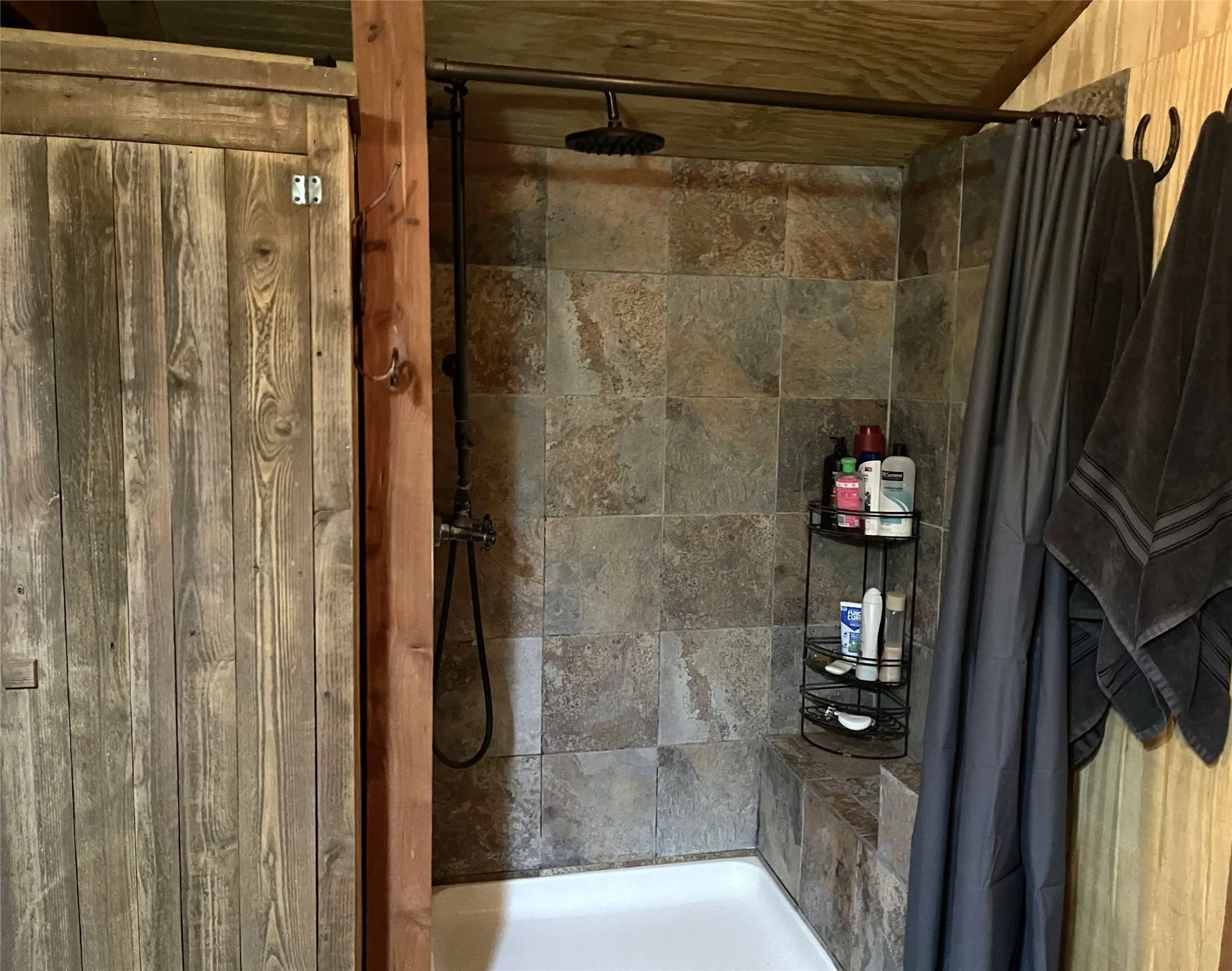 Single Family Residence For Sale in Freestone County , 233 PR 247, Oakwood, Texas 75855, 1 Bedroom, 1 Bathroom, 2 Garage spaces, 1,181 Sqft, built in 2019, mls#21182618, Real Estate Agent in Oakwood, Homes For Sale in Freestone county, Homes For Sale in Oakwood, Realtor in Oakwood Texas, Real Estate Brokerage Independent Realty Texas, Luminita Cordes Realtor