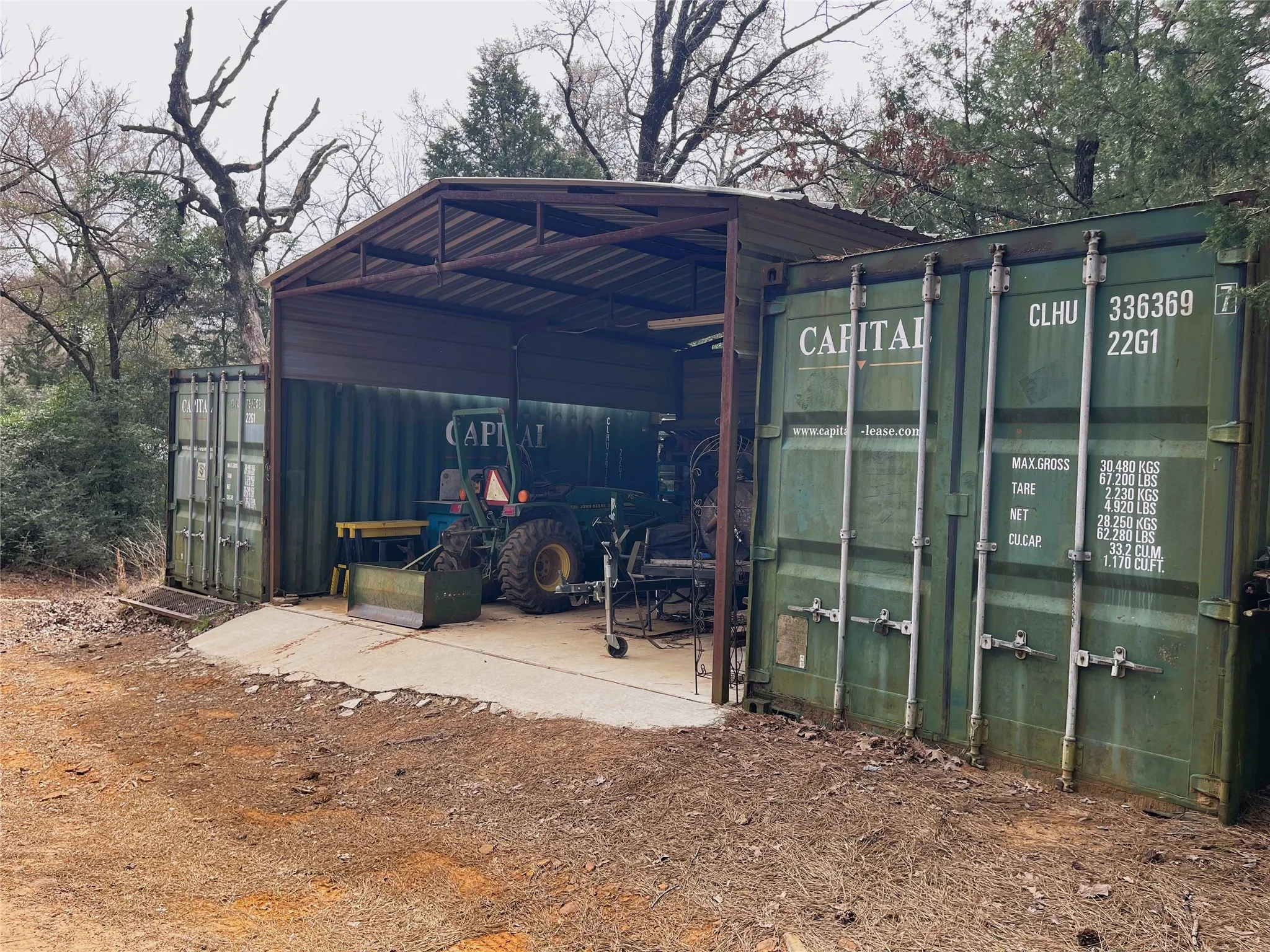 Tractor Shed & Shipping Containers
