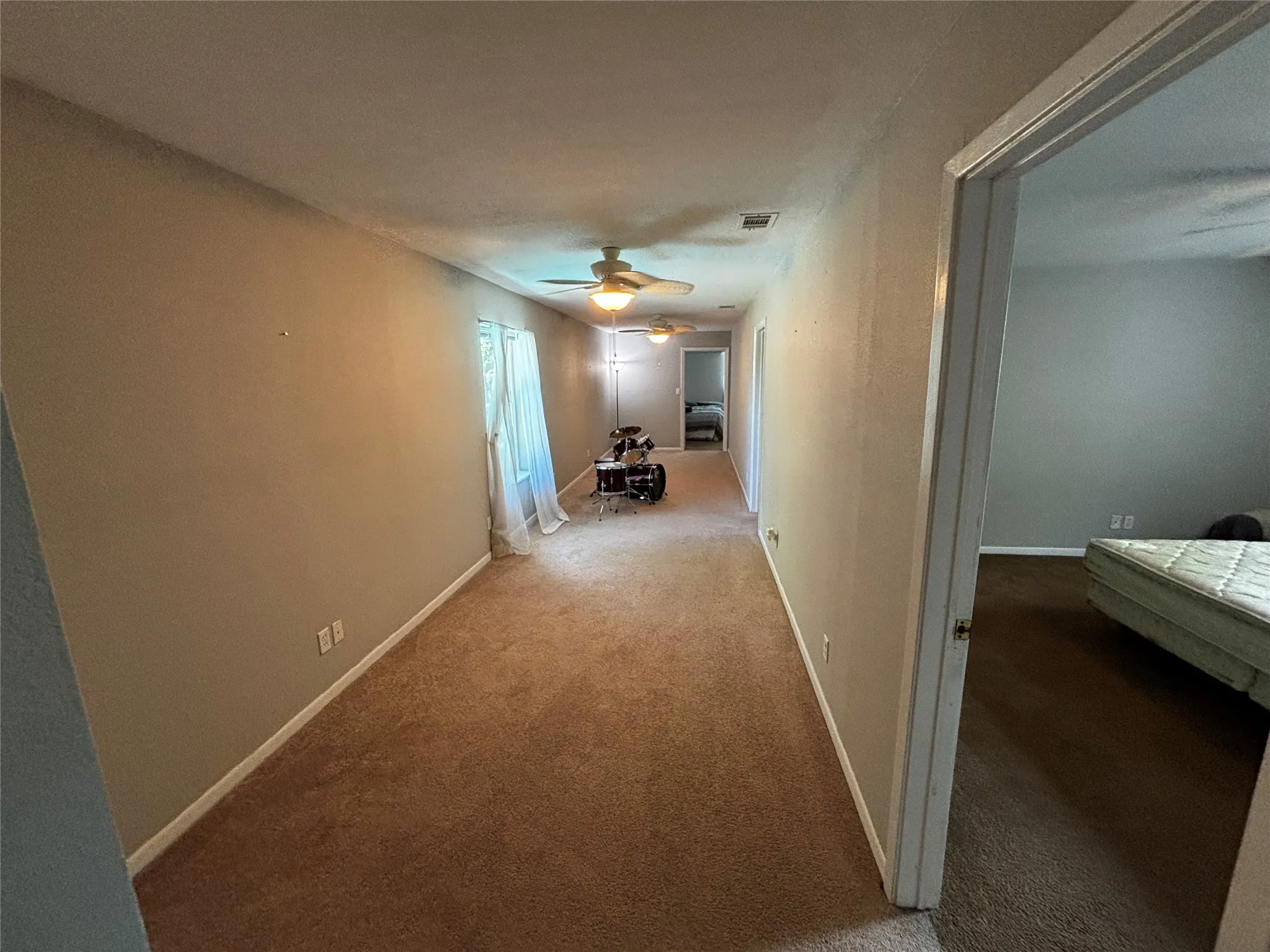 Single Family Residence For Sale in Van Zandt County , 17624 FM 1255, Canton, Texas 75103, 5 Bedroom, 3 Bathroom, 2 Garage spaces, 3,600 Sqft, built in 1973, mls#21188501, Real Estate Agent in Canton, Homes For Sale in Van Zandt county, Homes For Sale in Canton, Realtor in Canton Texas, Real Estate Brokerage Independent Realty Texas, Luminita Cordes Realtor