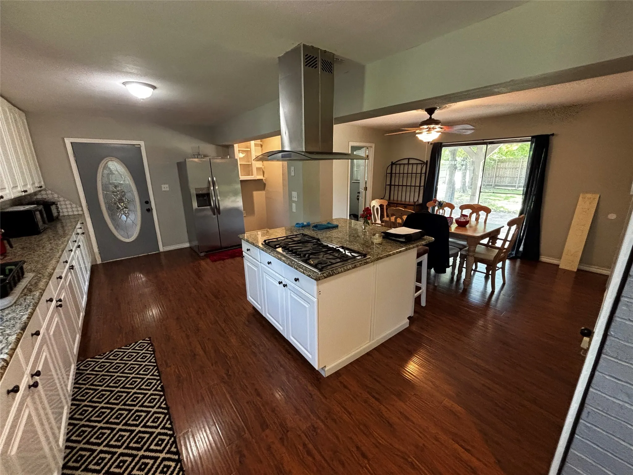 Single Family Residence For Sale in Van Zandt County , 17624 FM 1255, Canton, Texas 75103, 5 Bedroom, 3 Bathroom, 2 Garage spaces, 3,600 Sqft, built in 1973, mls#21188501, Real Estate Agent in Canton, Homes For Sale in Van Zandt county, Homes For Sale in Canton, Realtor in Canton Texas, Real Estate Brokerage Independent Realty Texas, Luminita Cordes Realtor