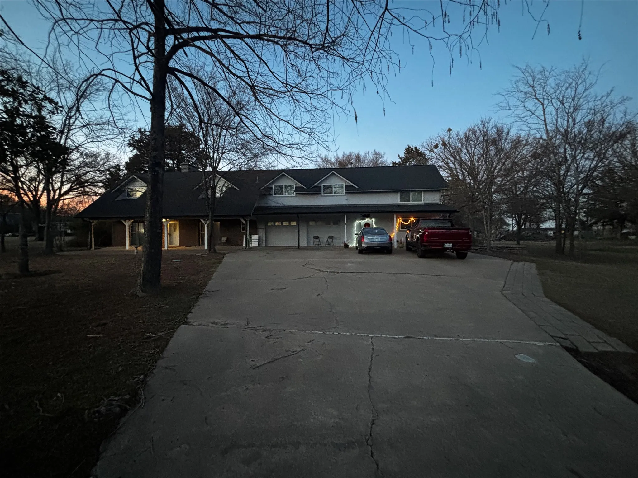 Single Family Residence For Sale in Van Zandt County , 17624 FM 1255, Canton, Texas 75103, 5 Bedroom, 3 Bathroom, 2 Garage spaces, 3,600 Sqft, built in 1973, mls#21188501, Real Estate Agent in Canton, Homes For Sale in Van Zandt county, Homes For Sale in Canton, Realtor in Canton Texas, Real Estate Brokerage Independent Realty Texas, Luminita Cordes Realtor