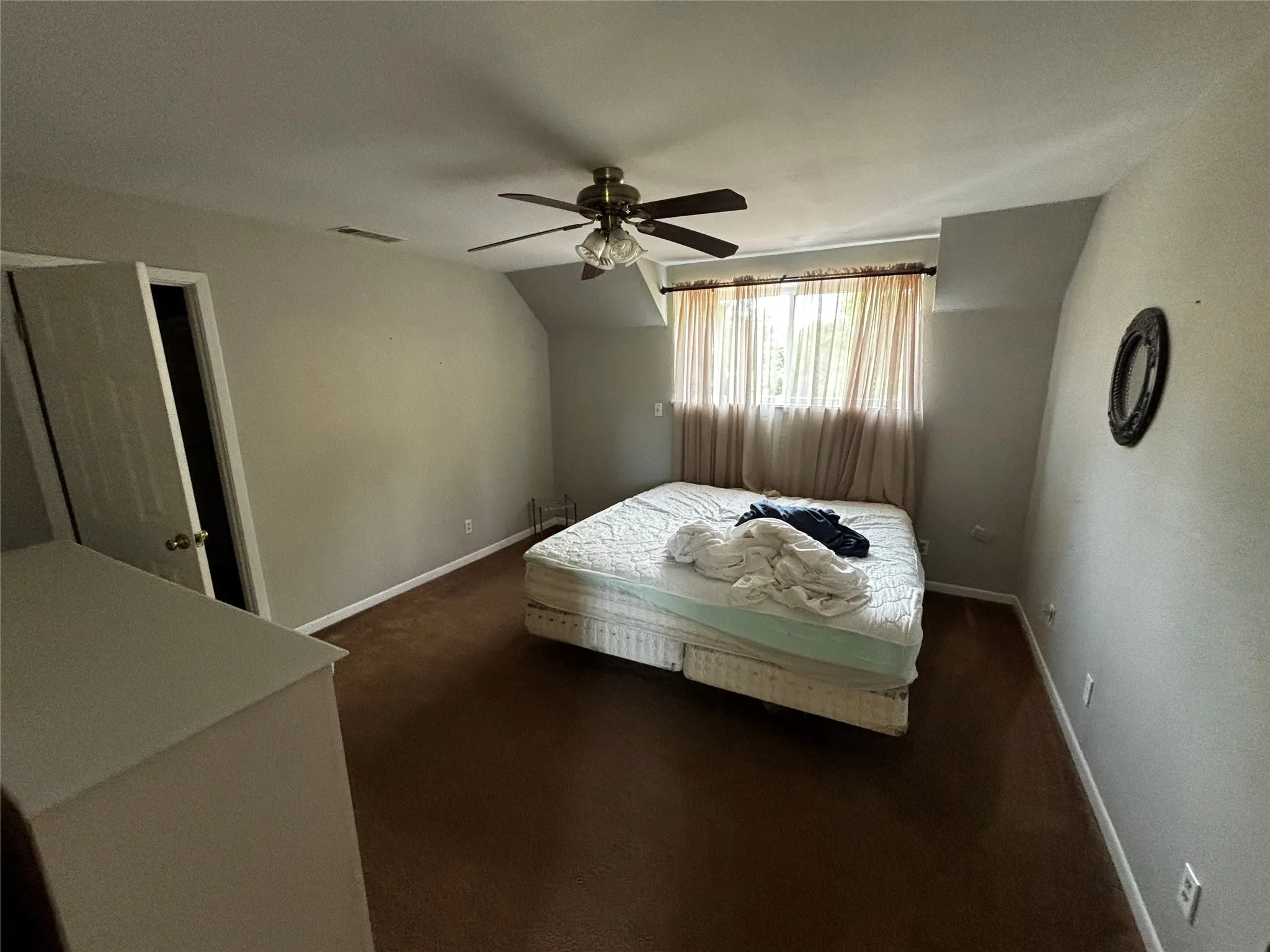Single Family Residence For Sale in Van Zandt County , 17624 FM 1255, Canton, Texas 75103, 5 Bedroom, 3 Bathroom, 2 Garage spaces, 3,600 Sqft, built in 1973, mls#21188501, Real Estate Agent in Canton, Homes For Sale in Van Zandt county, Homes For Sale in Canton, Realtor in Canton Texas, Real Estate Brokerage Independent Realty Texas, Luminita Cordes Realtor