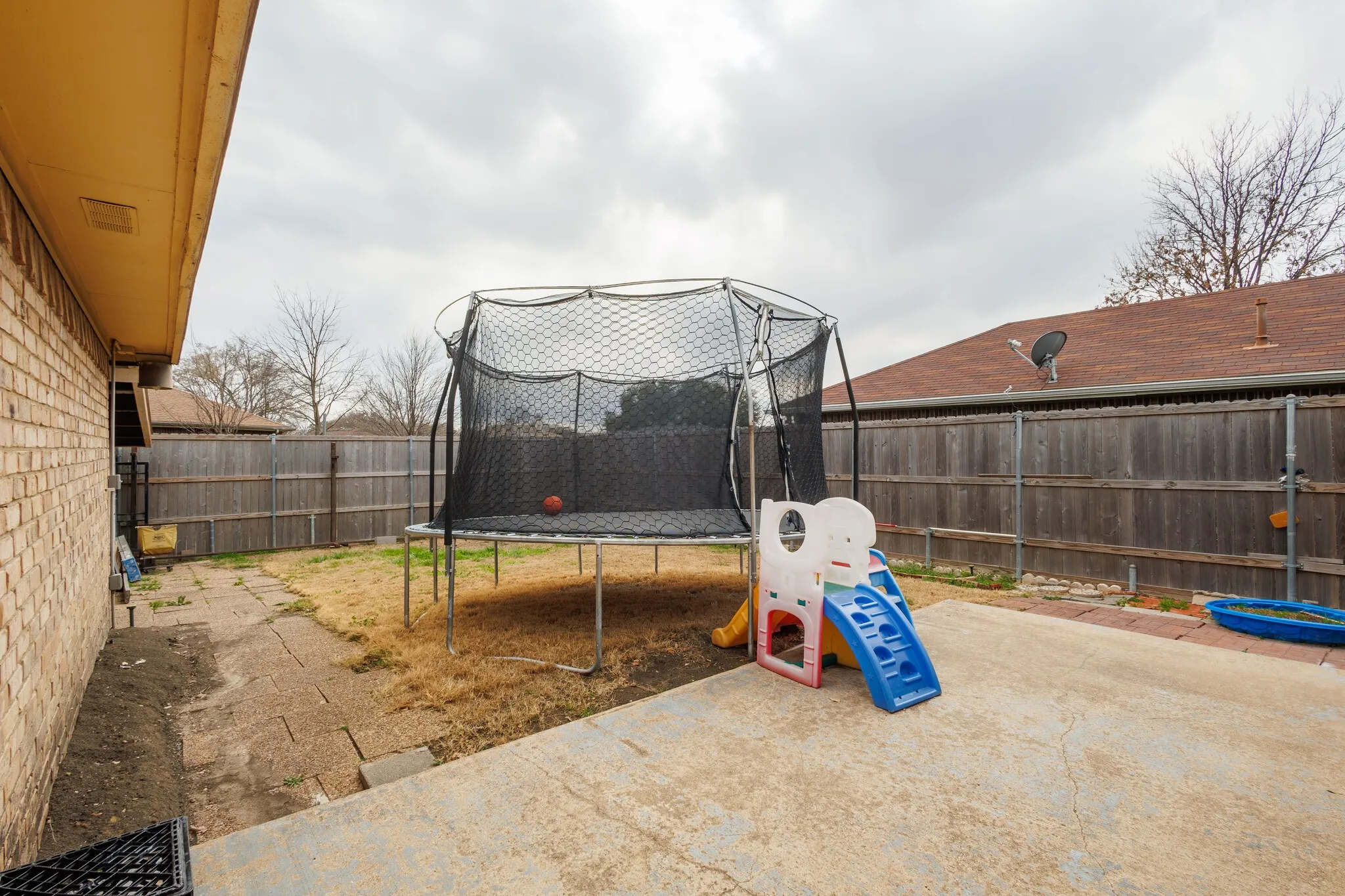Single Family Residence For Sale in Dallas County , 716 Fieldwood Drive, Mesquite, Texas 75150, 2 Bedroom, 2 Bathroom, Garage spaces, 1,538 Sqft, built in 1983, Price $259,900, mls#21188521, Real Estate Agent in Mesquite, Homes For Sale in Dallas county, Homes For Sale in Mesquite, Realtor in Mesquite Texas, Real Estate Brokerage Independent Realty Texas, Luminita Cordes Realtor