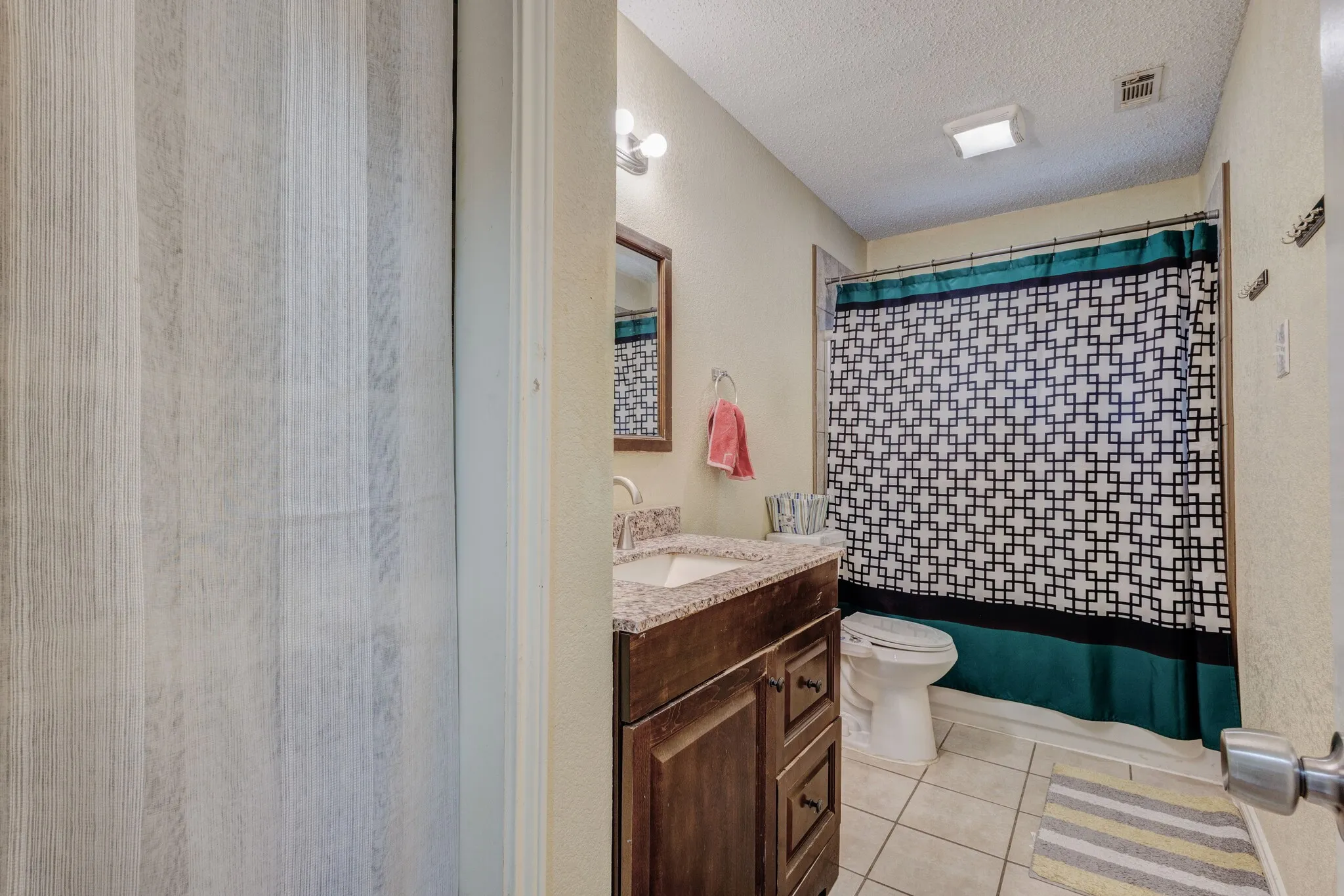 Single Family Residence For Sale in Dallas County , 716 Fieldwood Drive, Mesquite, Texas 75150, 2 Bedroom, 2 Bathroom, Garage spaces, 1,538 Sqft, built in 1983, Price $259,900, mls#21188521, Real Estate Agent in Mesquite, Homes For Sale in Dallas county, Homes For Sale in Mesquite, Realtor in Mesquite Texas, Real Estate Brokerage Independent Realty Texas, Luminita Cordes Realtor