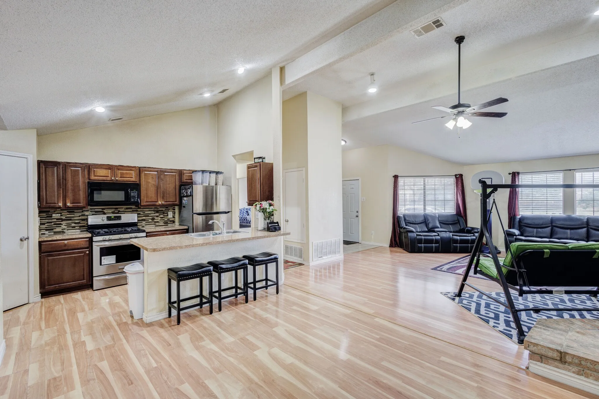 Single Family Residence For Sale in Dallas County , 716 Fieldwood Drive, Mesquite, Texas 75150, 2 Bedroom, 2 Bathroom, Garage spaces, 1,538 Sqft, built in 1983, Price $259,900, mls#21188521, Real Estate Agent in Mesquite, Homes For Sale in Dallas county, Homes For Sale in Mesquite, Realtor in Mesquite Texas, Real Estate Brokerage Independent Realty Texas, Luminita Cordes Realtor