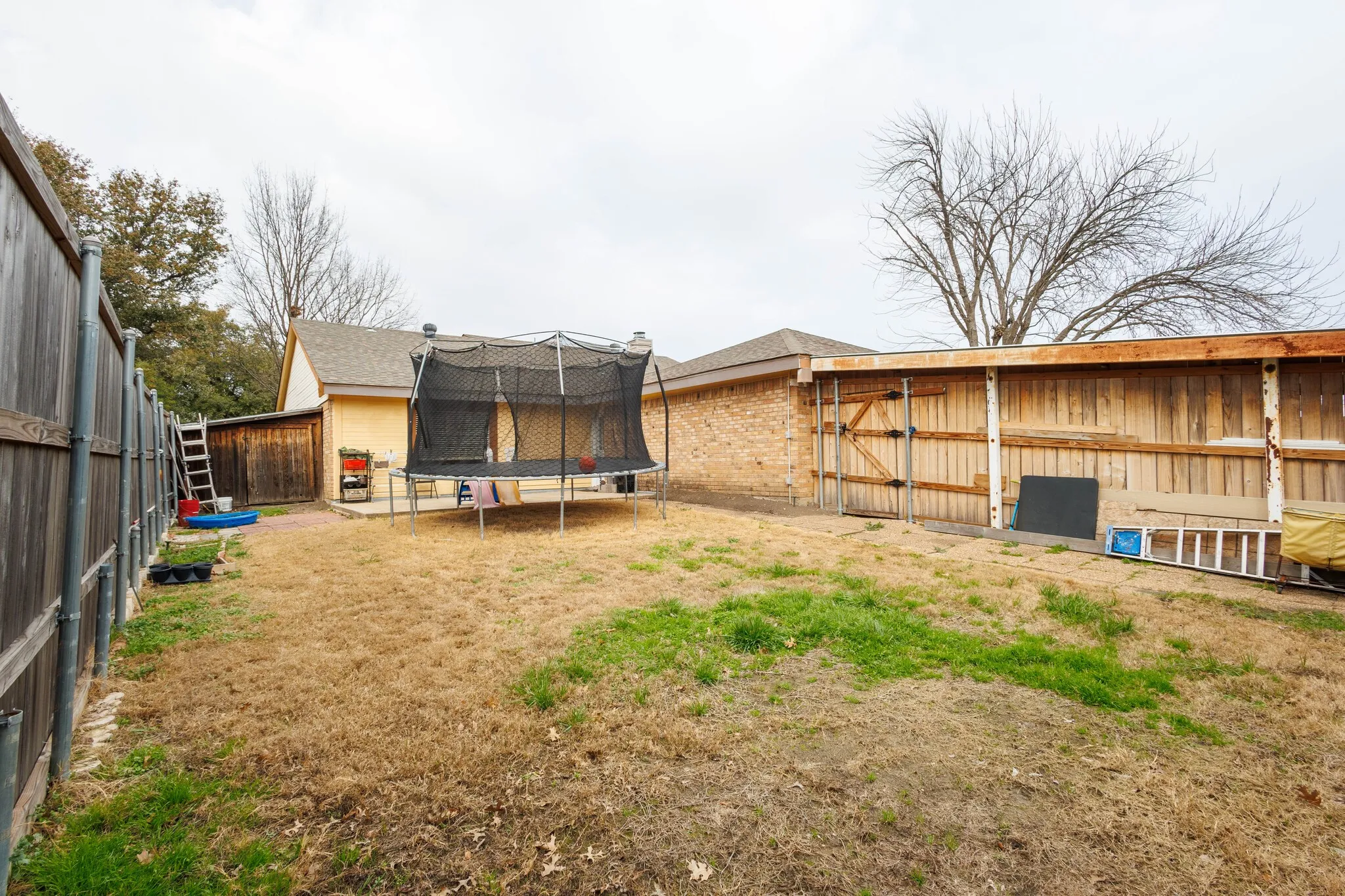 Single Family Residence For Sale in Dallas County , 716 Fieldwood Drive, Mesquite, Texas 75150, 2 Bedroom, 2 Bathroom, Garage spaces, 1,538 Sqft, built in 1983, Price $259,900, mls#21188521, Real Estate Agent in Mesquite, Homes For Sale in Dallas county, Homes For Sale in Mesquite, Realtor in Mesquite Texas, Real Estate Brokerage Independent Realty Texas, Luminita Cordes Realtor