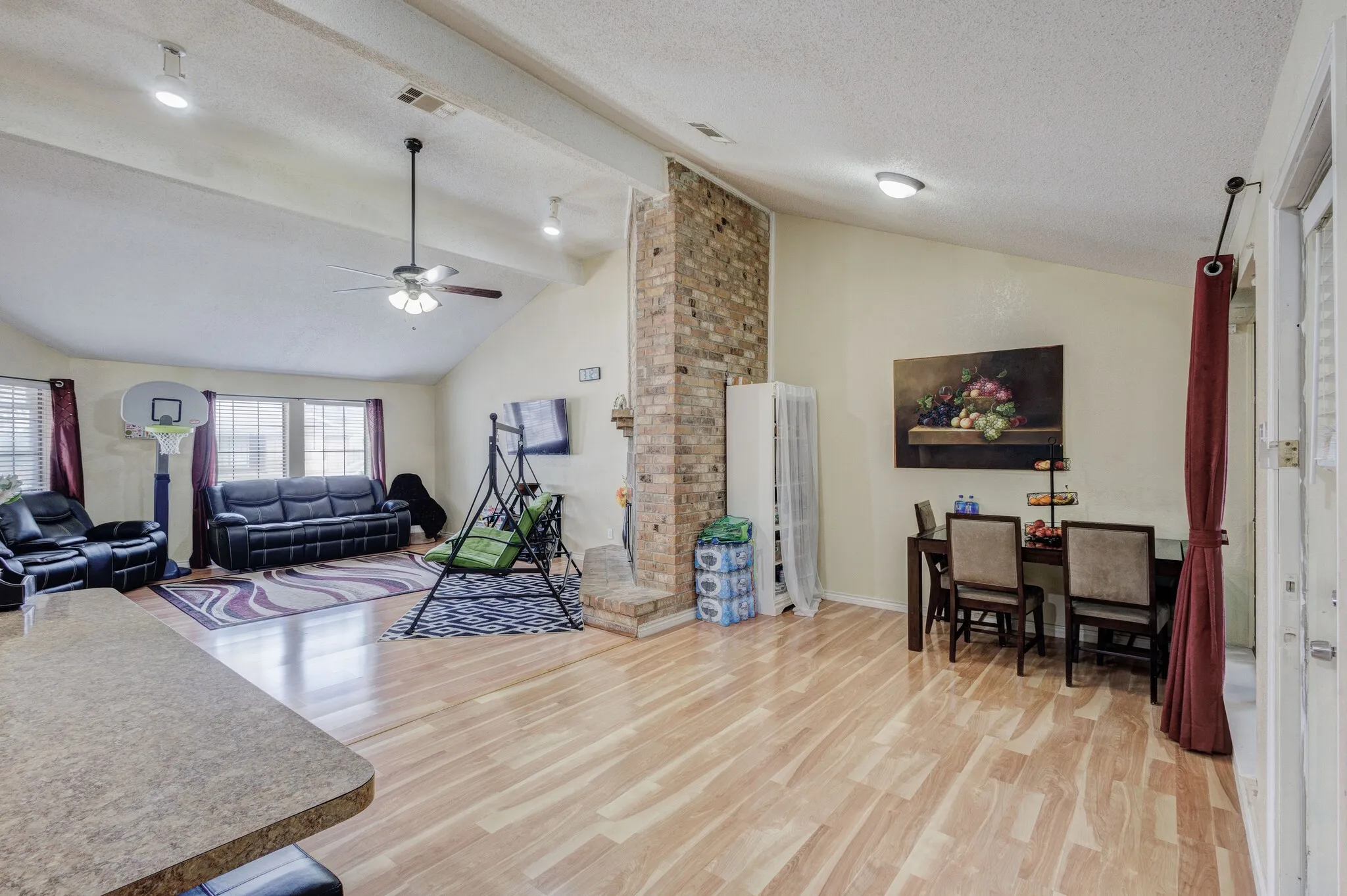 Single Family Residence For Sale in Dallas County , 716 Fieldwood Drive, Mesquite, Texas 75150, 2 Bedroom, 2 Bathroom, Garage spaces, 1,538 Sqft, built in 1983, Price $259,900, mls#21188521, Real Estate Agent in Mesquite, Homes For Sale in Dallas county, Homes For Sale in Mesquite, Realtor in Mesquite Texas, Real Estate Brokerage Independent Realty Texas, Luminita Cordes Realtor