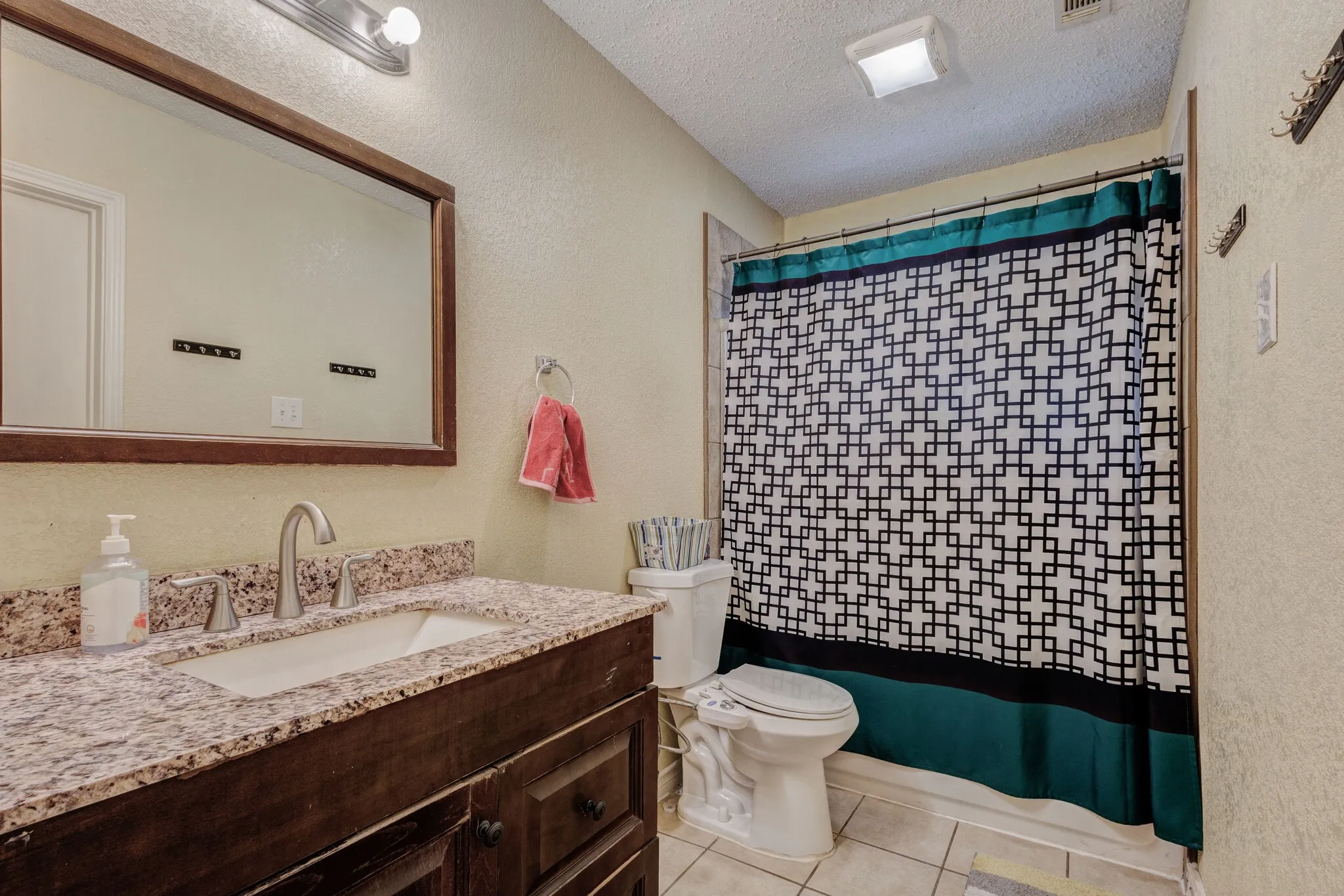 Single Family Residence For Sale in Dallas County , 716 Fieldwood Drive, Mesquite, Texas 75150, 2 Bedroom, 2 Bathroom, Garage spaces, 1,538 Sqft, built in 1983, Price $259,900, mls#21188521, Real Estate Agent in Mesquite, Homes For Sale in Dallas county, Homes For Sale in Mesquite, Realtor in Mesquite Texas, Real Estate Brokerage Independent Realty Texas, Luminita Cordes Realtor