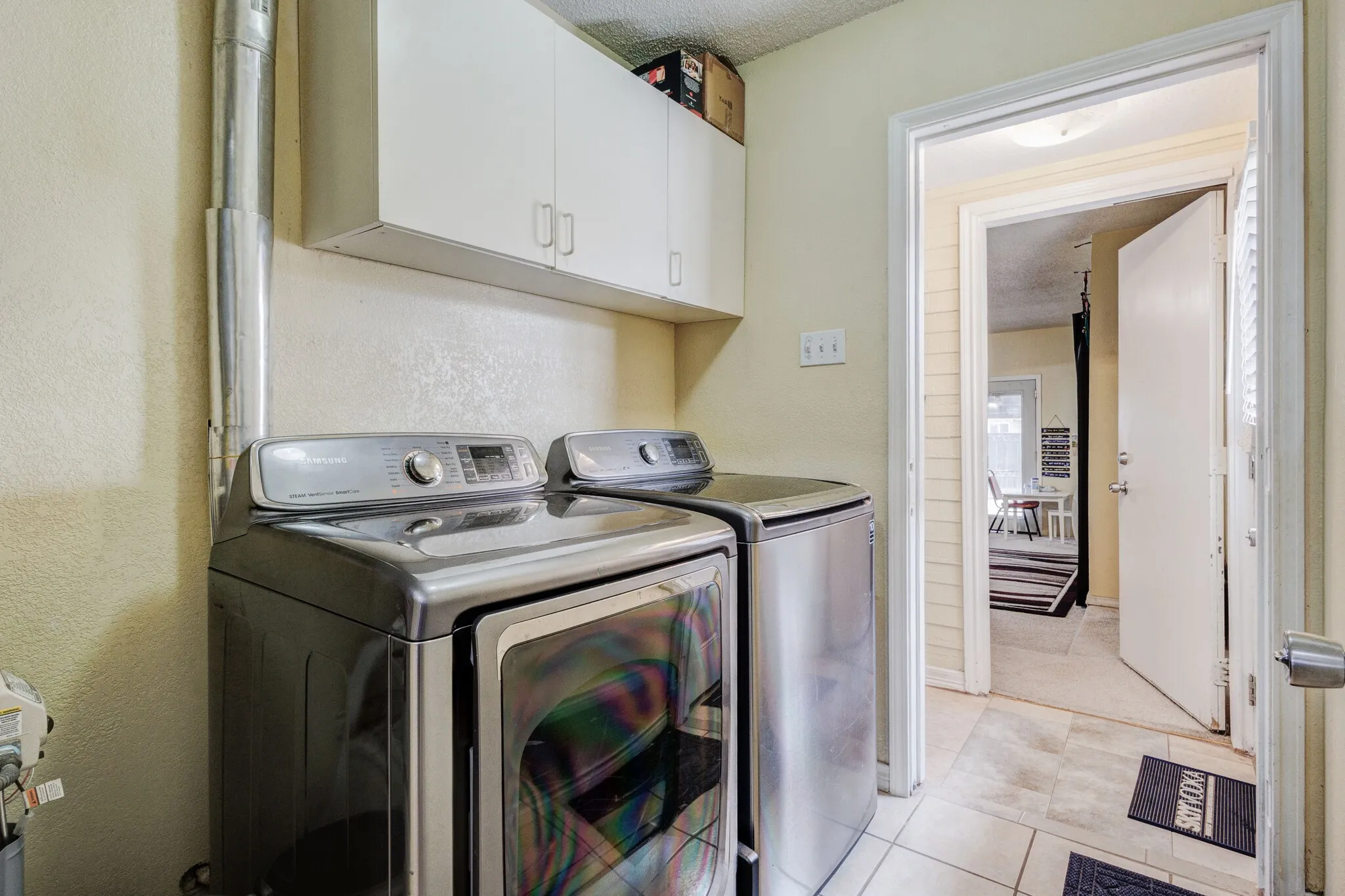 Single Family Residence For Sale in Dallas County , 716 Fieldwood Drive, Mesquite, Texas 75150, 2 Bedroom, 2 Bathroom, Garage spaces, 1,538 Sqft, built in 1983, Price $259,900, mls#21188521, Real Estate Agent in Mesquite, Homes For Sale in Dallas county, Homes For Sale in Mesquite, Realtor in Mesquite Texas, Real Estate Brokerage Independent Realty Texas, Luminita Cordes Realtor