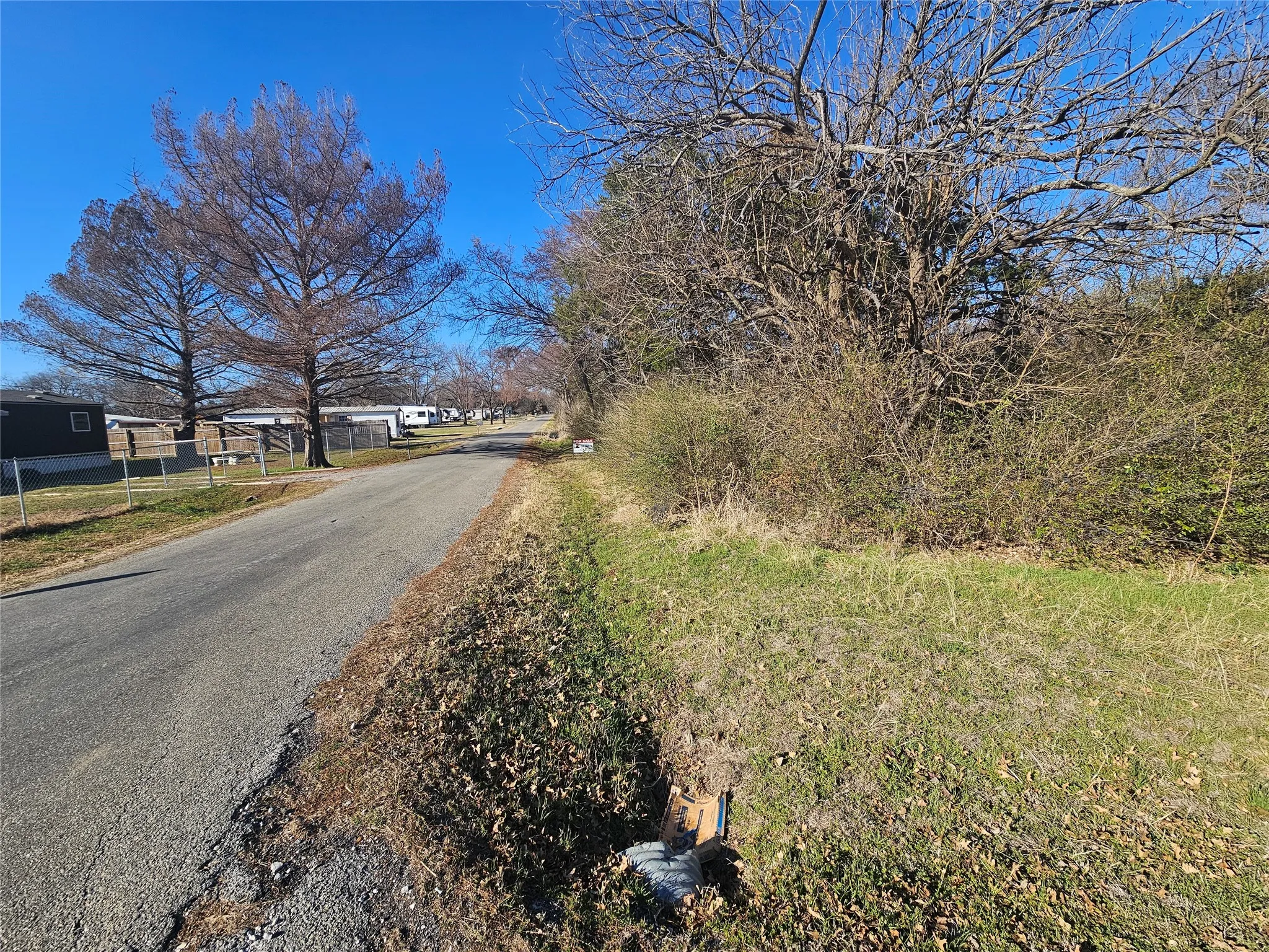 Unimproved Land For Sale in Grayson County , Lots 536 & 537 Choctaw Drive, Gordonville, Texas 76245, 0, 0, Garage spaces, 0 Sqft, built in 0, mls#21188525, Real Estate Agent in Gordonville, Homes For Sale in Grayson county, Homes For Sale in Gordonville, Realtor in Gordonville Texas, Real Estate Brokerage Independent Realty Texas, Luminita Cordes Realtor