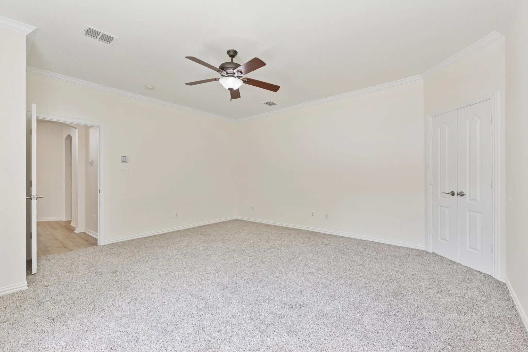 Single Family Residence For Sale in Denton County , 2509 Woodstone Court, Flower Mound, Texas 75022, 5 Bedroom, 3 Bathroom, 3 Garage spaces, 3,068 Sqft, built in 2001, mls#21188558, Real Estate Agent in Flower Mound, Homes For Sale in Denton county, Homes For Sale in Flower Mound, Realtor in Flower Mound Texas, Real Estate Brokerage Independent Realty Texas, Luminita Cordes Realtor