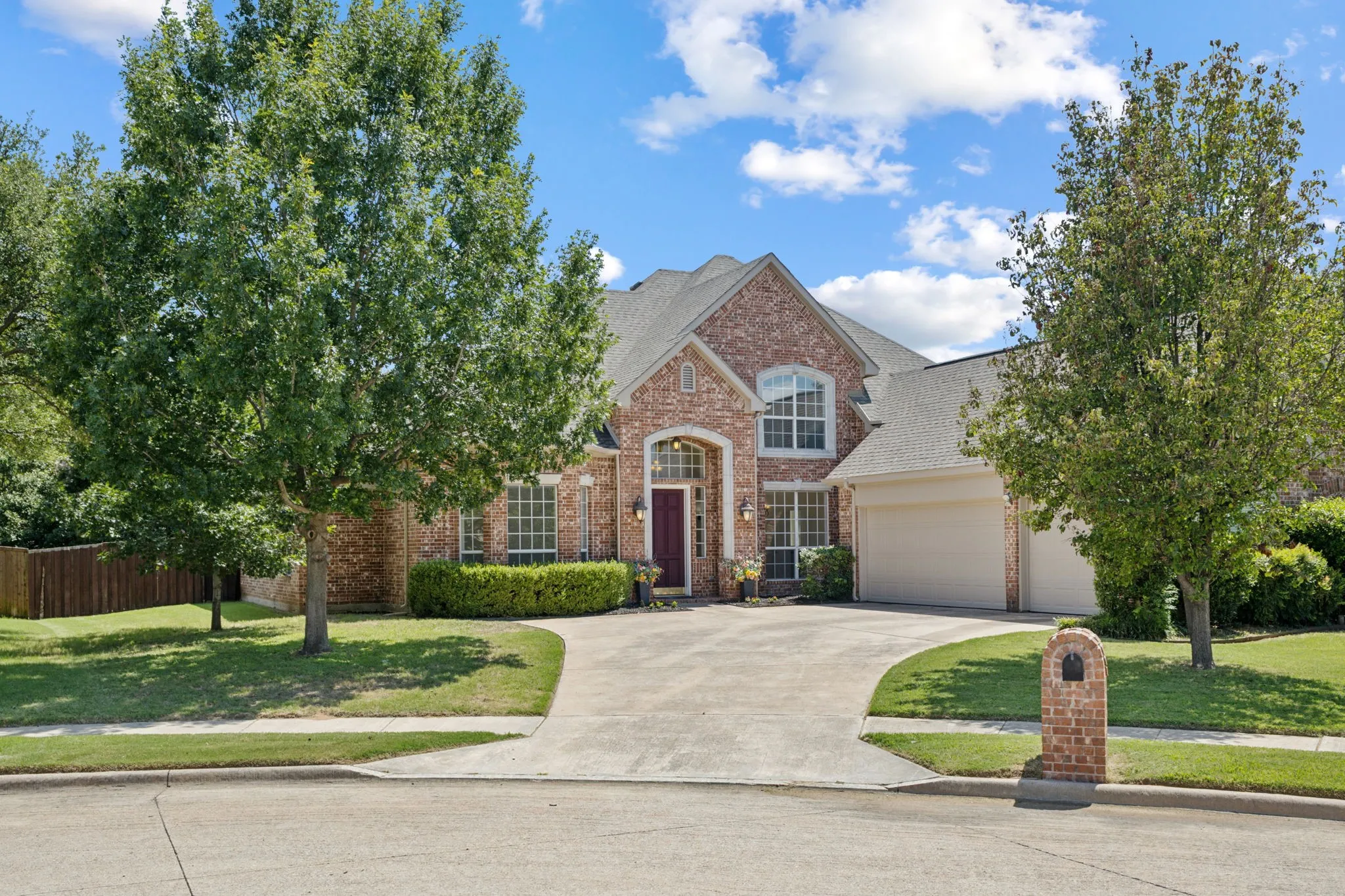 Single Family Residence For Sale in Denton County , 2509 Woodstone Court, Flower Mound, Texas 75022, 5 Bedroom, 3 Bathroom, 3 Garage spaces, 3,068 Sqft, built in 2001, mls#21188558, Real Estate Agent in Flower Mound, Homes For Sale in Denton county, Homes For Sale in Flower Mound, Realtor in Flower Mound Texas, Real Estate Brokerage Independent Realty Texas, Luminita Cordes Realtor