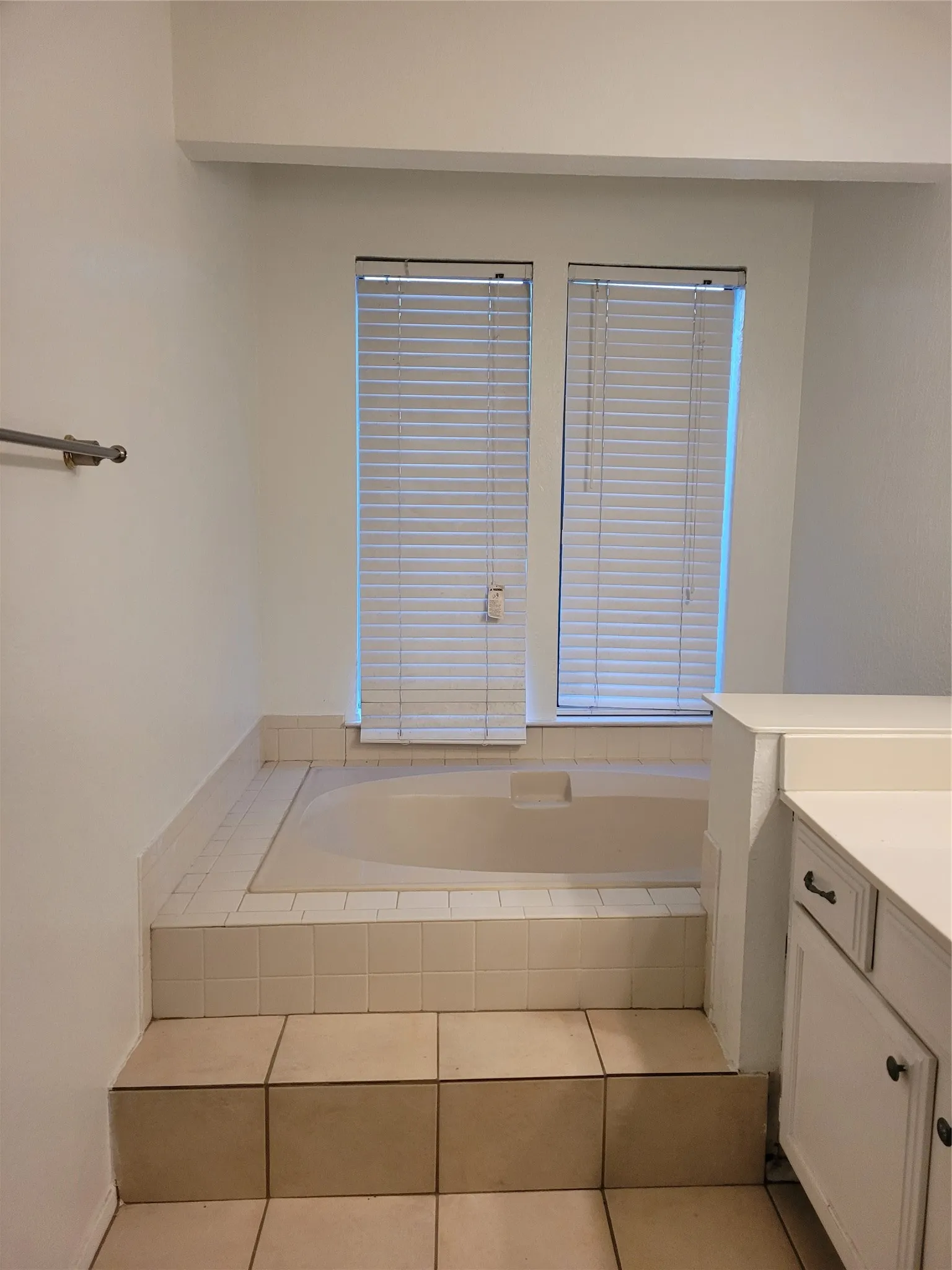 Condominium For Sale in Dallas County , 9611 Walnut Street 1206, Dallas, Texas 75243, 2 Bedroom, 2 Bathroom, Garage spaces, 1,020 Sqft, built in 1982, mls#21188480, Real Estate Agent in Dallas, Homes For Sale in Dallas county, Homes For Sale in Dallas, Realtor in Dallas Texas, Real Estate Brokerage Independent Realty Texas, Luminita Cordes Realtor
