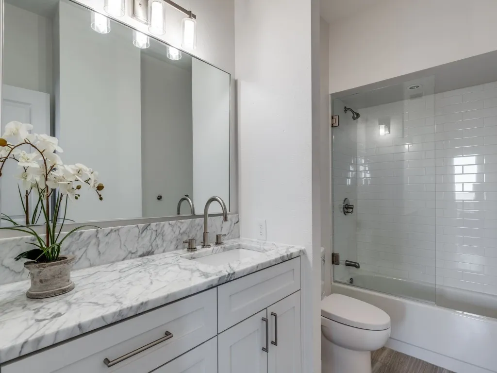 Condominium For Sale in Dallas County , 5200 Keller Springs Road 1126, Dallas, Texas 75248, 2 Bedroom, 2 Bathroom, 1 Garage spaces, 1,685 Sqft, built in 1981, Preowned, Price $449,000, mls#21188581, Real Estate Agent in Dallas, Homes For Sale in Dallas county, Homes For Sale in Dallas, Realtor in Dallas Texas, Real Estate Brokerage Independent Realty Texas, Luminita Cordes Realtor