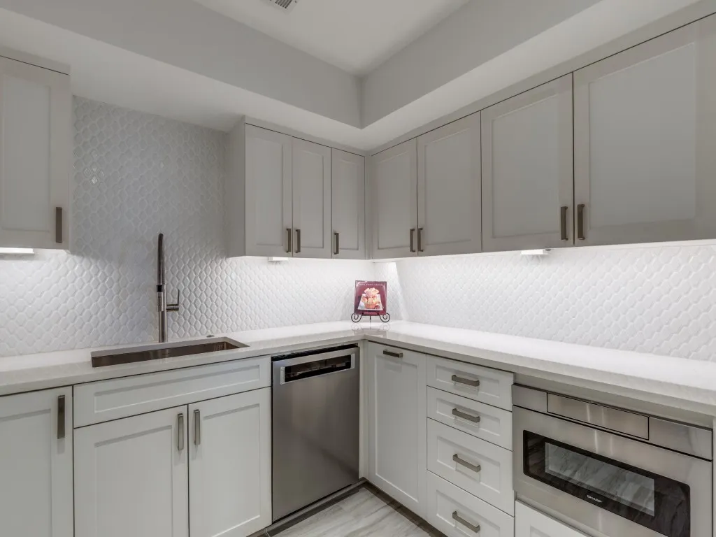 Condominium For Sale in Dallas County , 5200 Keller Springs Road 1126, Dallas, Texas 75248, 2 Bedroom, 2 Bathroom, 1 Garage spaces, 1,685 Sqft, built in 1981, Preowned, Price $449,000, mls#21188581, Real Estate Agent in Dallas, Homes For Sale in Dallas county, Homes For Sale in Dallas, Realtor in Dallas Texas, Real Estate Brokerage Independent Realty Texas, Luminita Cordes Realtor