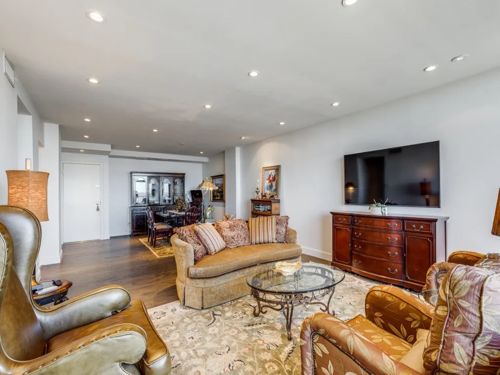 Condominium For Sale in Dallas County , 5200 Keller Springs Road 1126, Dallas, Texas 75248, 2 Bedroom, 2 Bathroom, 1 Garage spaces, 1,685 Sqft, built in 1981, Preowned, Price $449,000, mls#21188581, Real Estate Agent in Dallas, Homes For Sale in Dallas county, Homes For Sale in Dallas, Realtor in Dallas Texas, Real Estate Brokerage Independent Realty Texas, Luminita Cordes Realtor