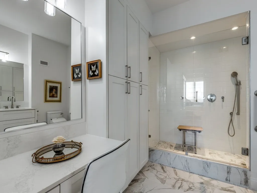 Condominium For Sale in Dallas County , 5200 Keller Springs Road 1126, Dallas, Texas 75248, 2 Bedroom, 2 Bathroom, 1 Garage spaces, 1,685 Sqft, built in 1981, Preowned, Price $449,000, mls#21188581, Real Estate Agent in Dallas, Homes For Sale in Dallas county, Homes For Sale in Dallas, Realtor in Dallas Texas, Real Estate Brokerage Independent Realty Texas, Luminita Cordes Realtor