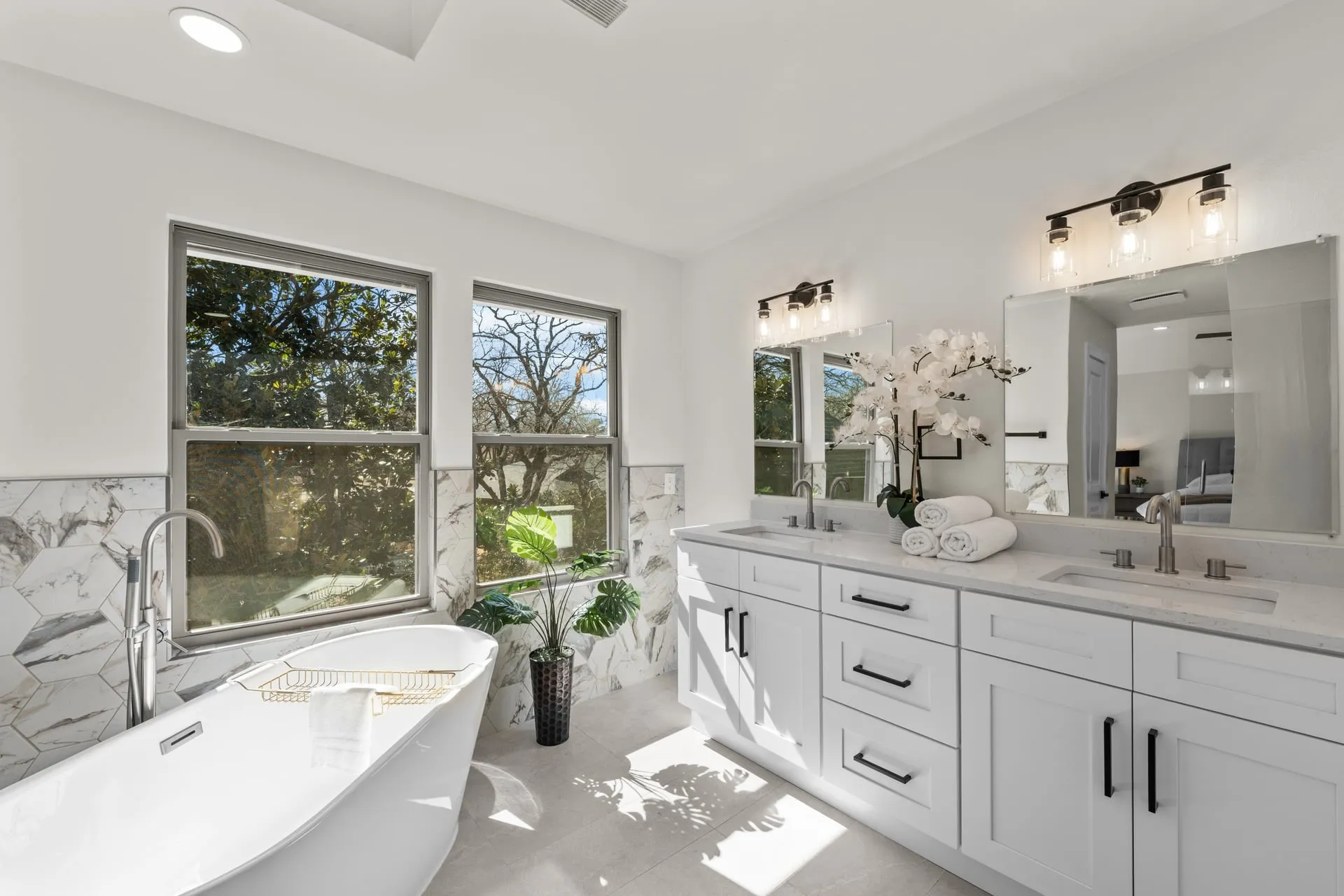 Upstairs Primary En Suite