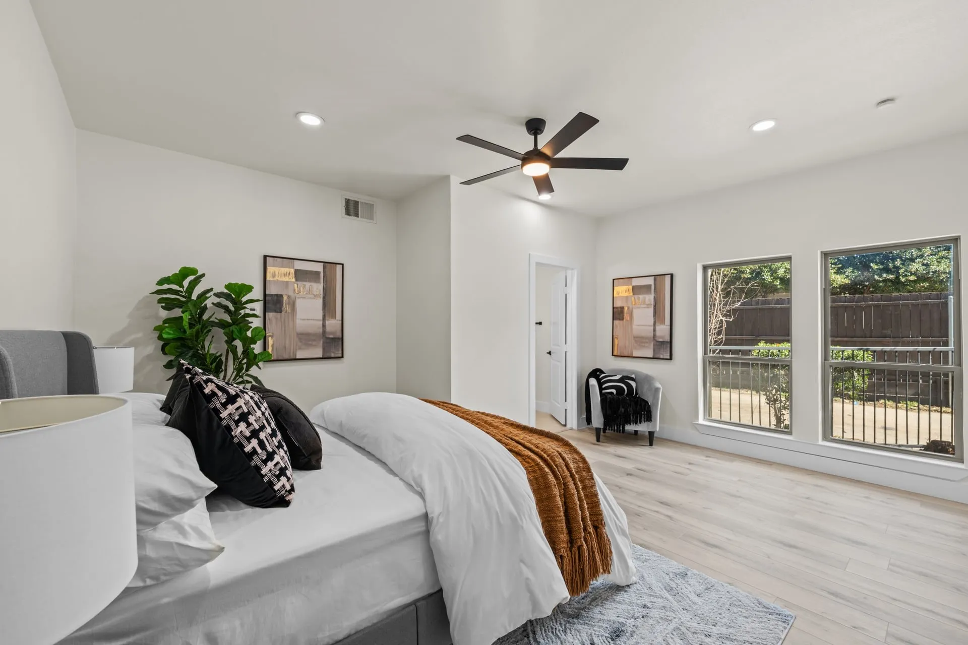 Single Family Residence For Sale in Tarrant County , 4706 El Brevo Court, Arlington, Texas 76017, 5 Bedroom, 4 Bathroom, 2 Garage spaces, 3,024 Sqft, built in 1982, mls#21187574, Real Estate Agent in Arlington, Homes For Sale in Tarrant county, Homes For Sale in Arlington, Realtor in Arlington Texas, Real Estate Brokerage Independent Realty Texas, Luminita Cordes Realtor