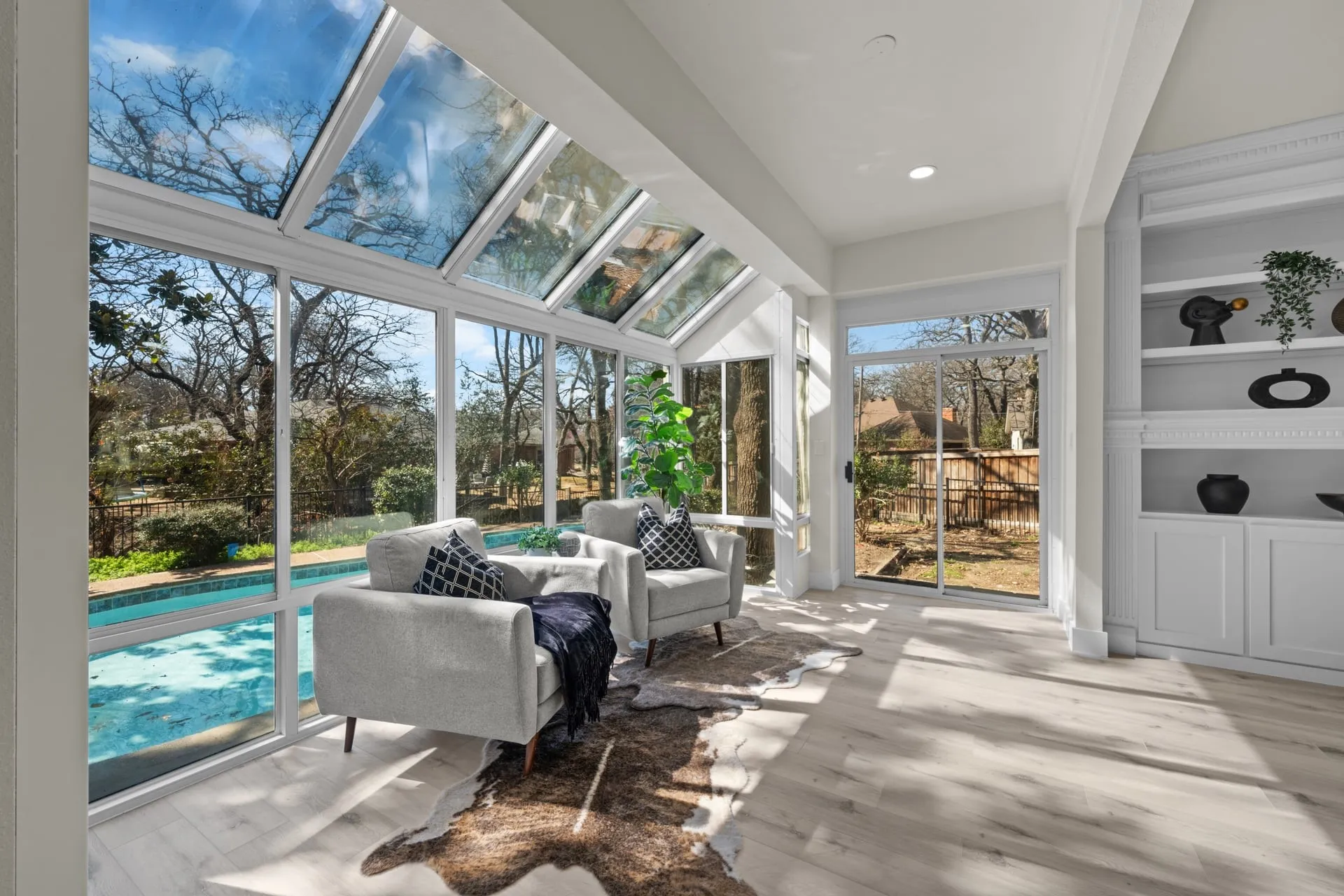 Single Family Residence For Sale in Tarrant County , 4706 El Brevo Court, Arlington, Texas 76017, 5 Bedroom, 4 Bathroom, 2 Garage spaces, 3,024 Sqft, built in 1982, mls#21187574, Real Estate Agent in Arlington, Homes For Sale in Tarrant county, Homes For Sale in Arlington, Realtor in Arlington Texas, Real Estate Brokerage Independent Realty Texas, Luminita Cordes Realtor