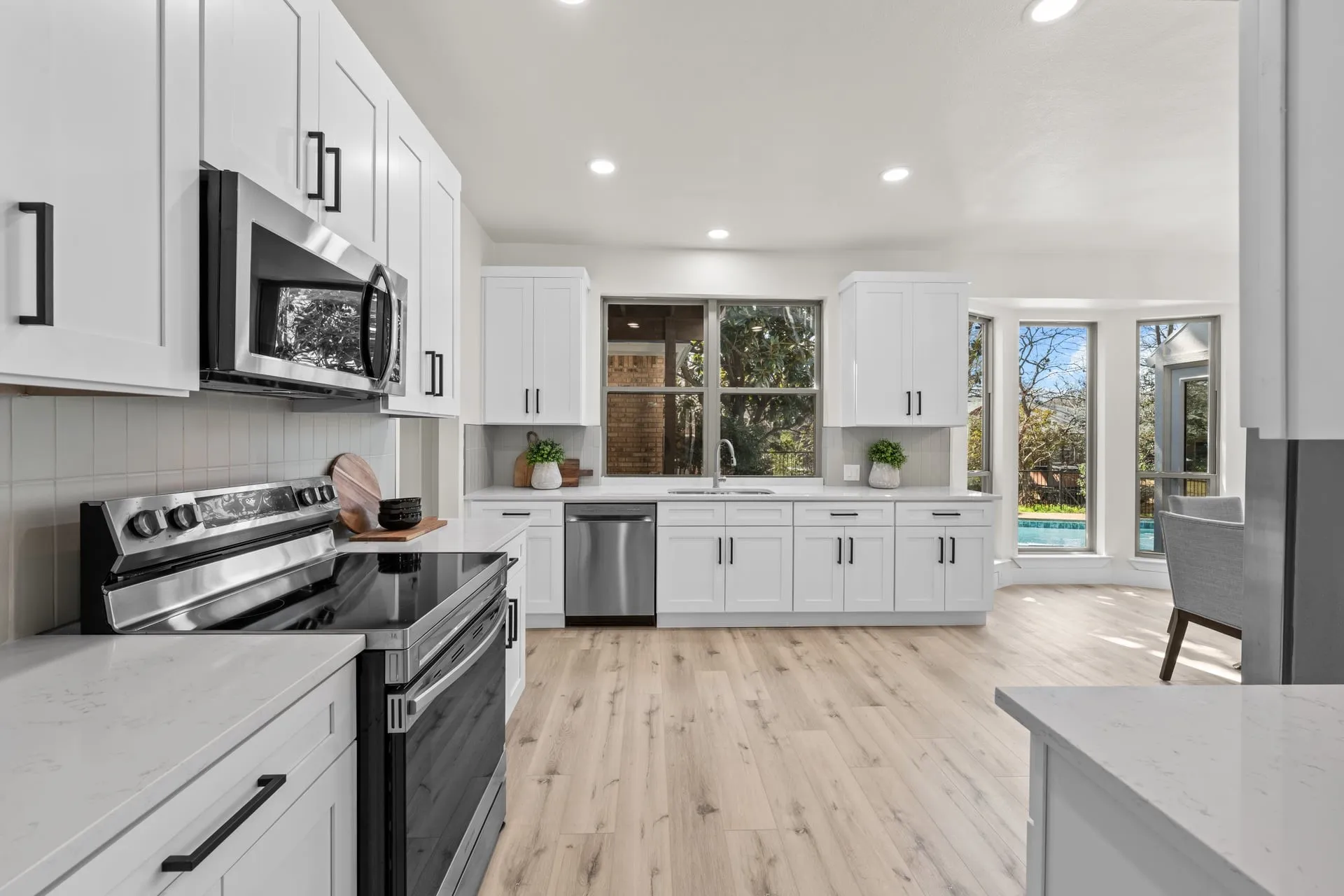 Single Family Residence For Sale in Tarrant County , 4706 El Brevo Court, Arlington, Texas 76017, 5 Bedroom, 4 Bathroom, 2 Garage spaces, 3,024 Sqft, built in 1982, mls#21187574, Real Estate Agent in Arlington, Homes For Sale in Tarrant county, Homes For Sale in Arlington, Realtor in Arlington Texas, Real Estate Brokerage Independent Realty Texas, Luminita Cordes Realtor
